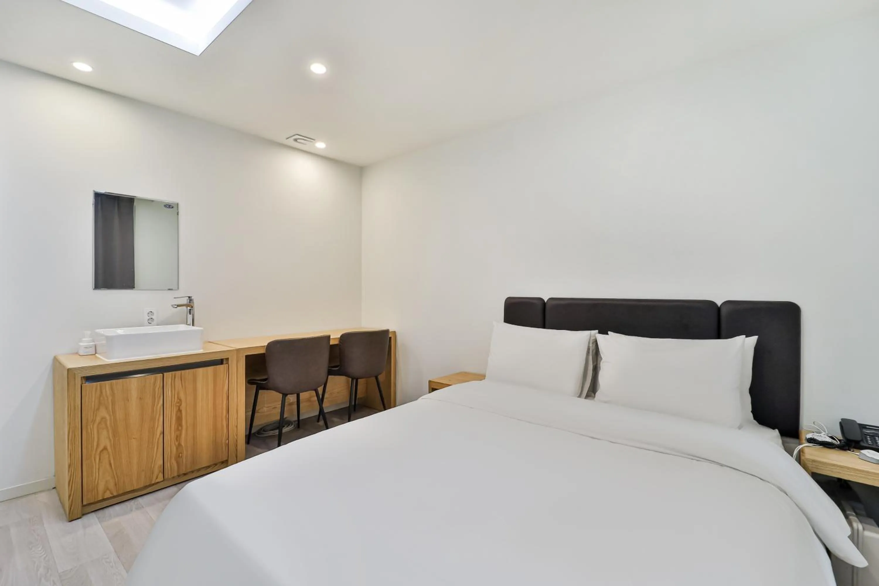 Decorative detail, Bed in Sloth Hotel Busan Seomyeon