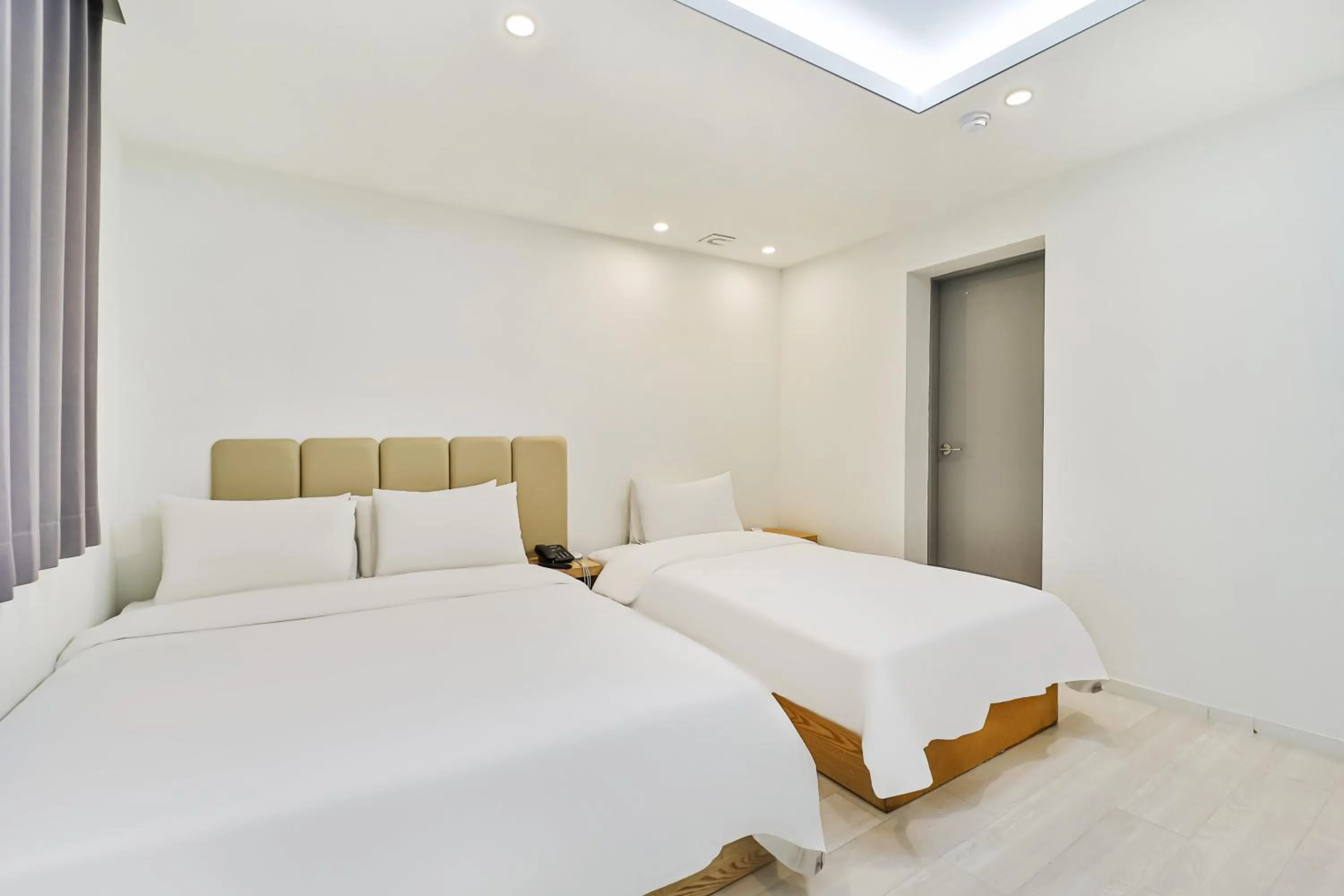 Decorative detail, Bed in Sloth Hotel Busan Seomyeon