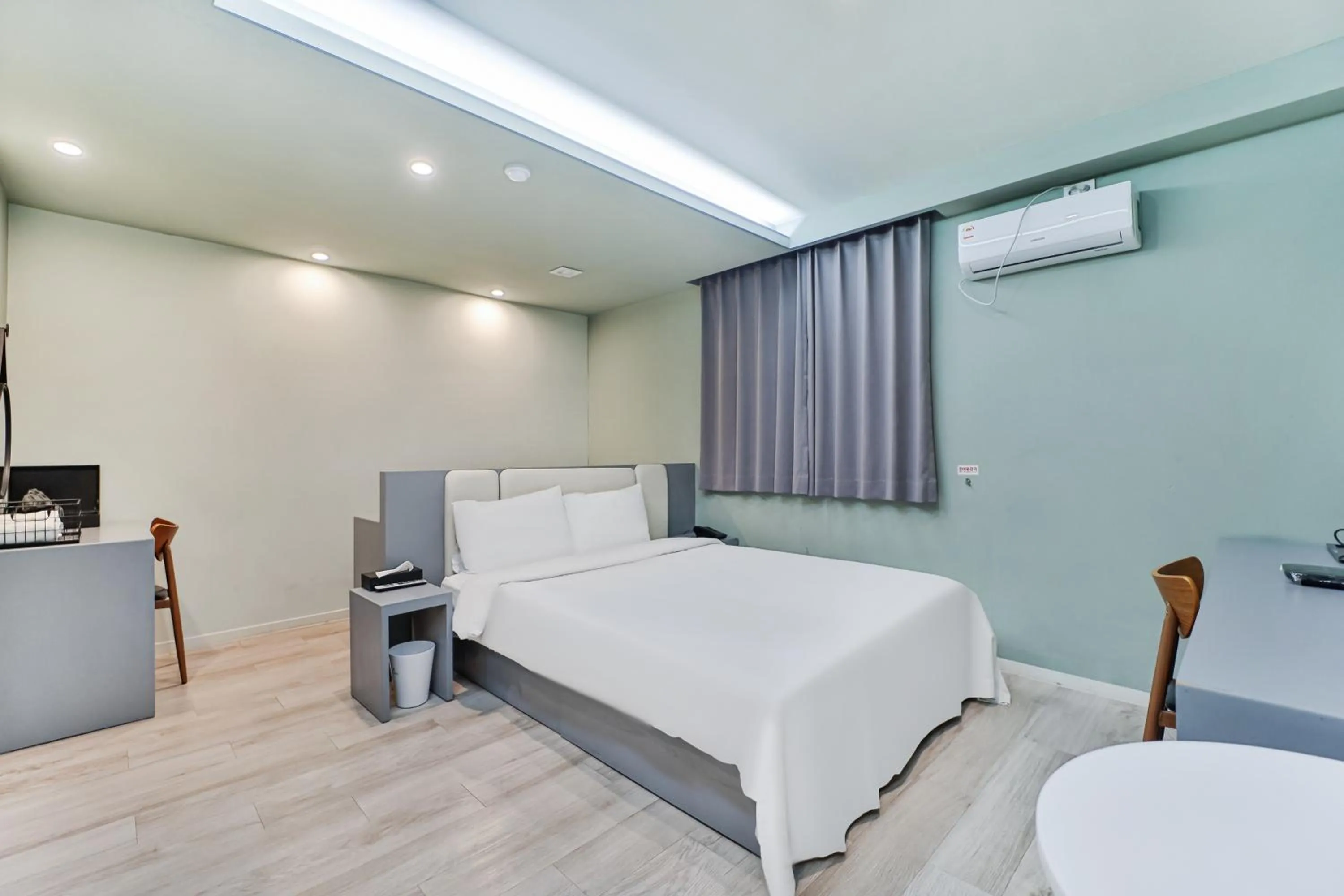 Decorative detail, Bed in Sloth Hotel Busan Seomyeon