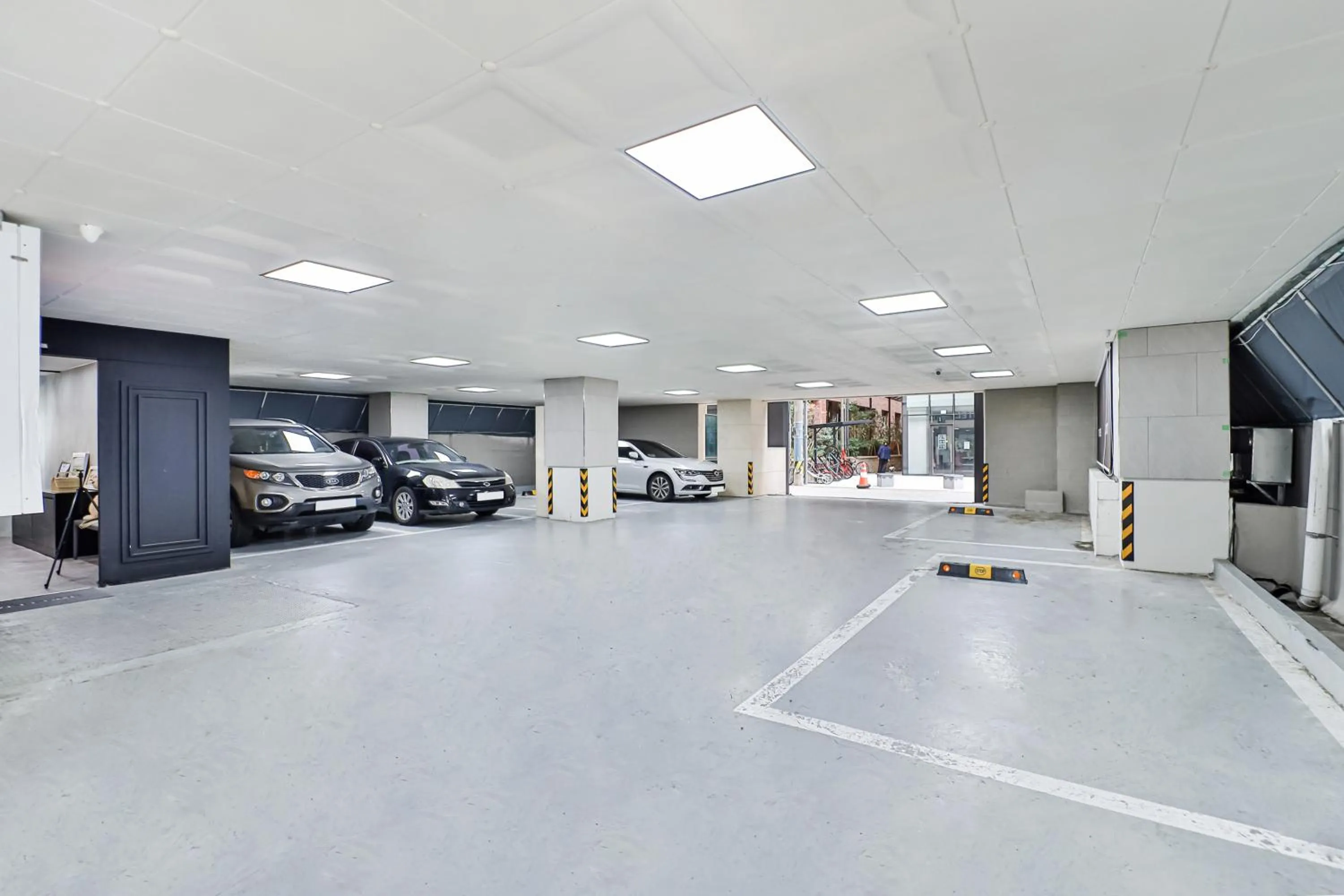 Parking in Sloth Hotel Busan Seomyeon