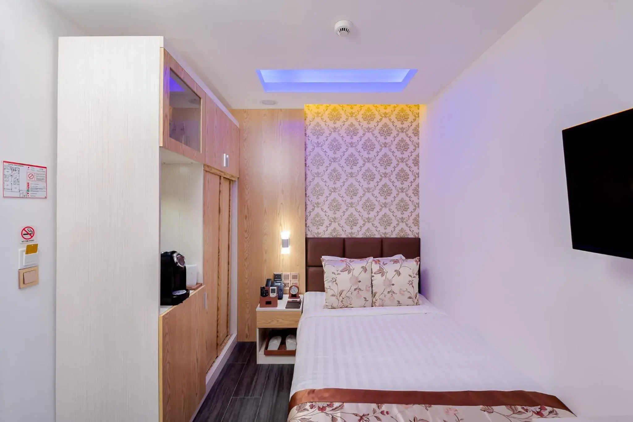 Standard Single Room (Free Return Airport Transfer and 10% off on Food & Beverage) - single occupancy in Summer Beach Maldives Standard Single Room (Free Return Airport Transfer and 10% off on Food & Beverage) - single occupancy in Summer Beach Maldives
