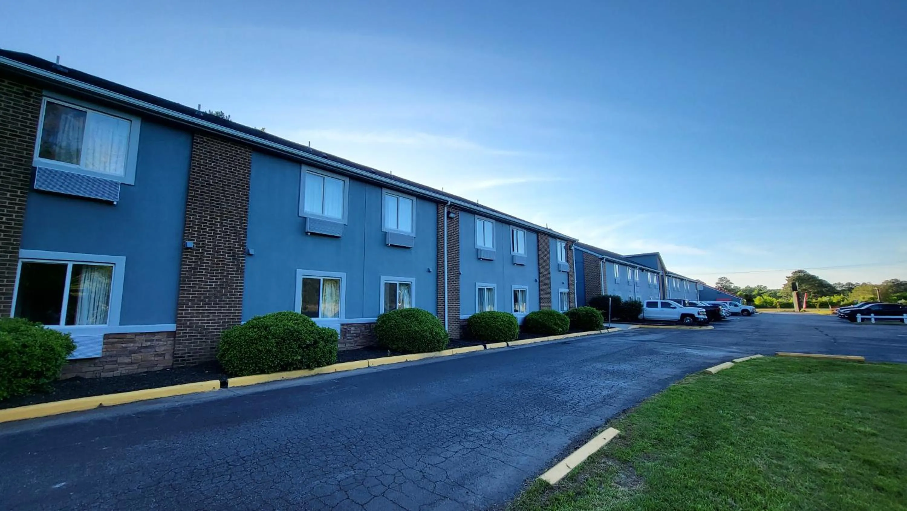 Property building in Stonewood Inn & Suites of Carrollton - Smithfield