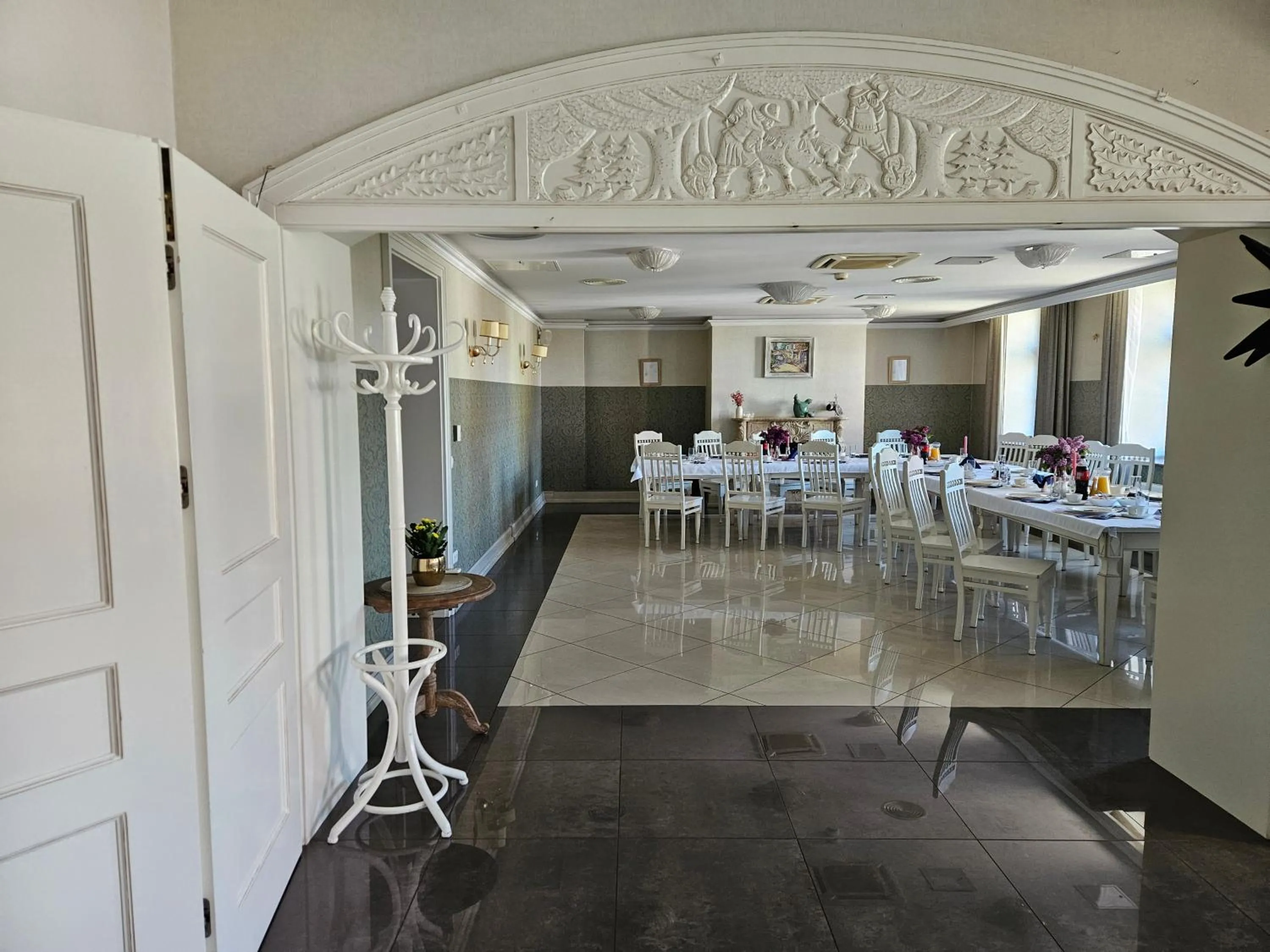 Restaurant/places to eat in Hotel Adler