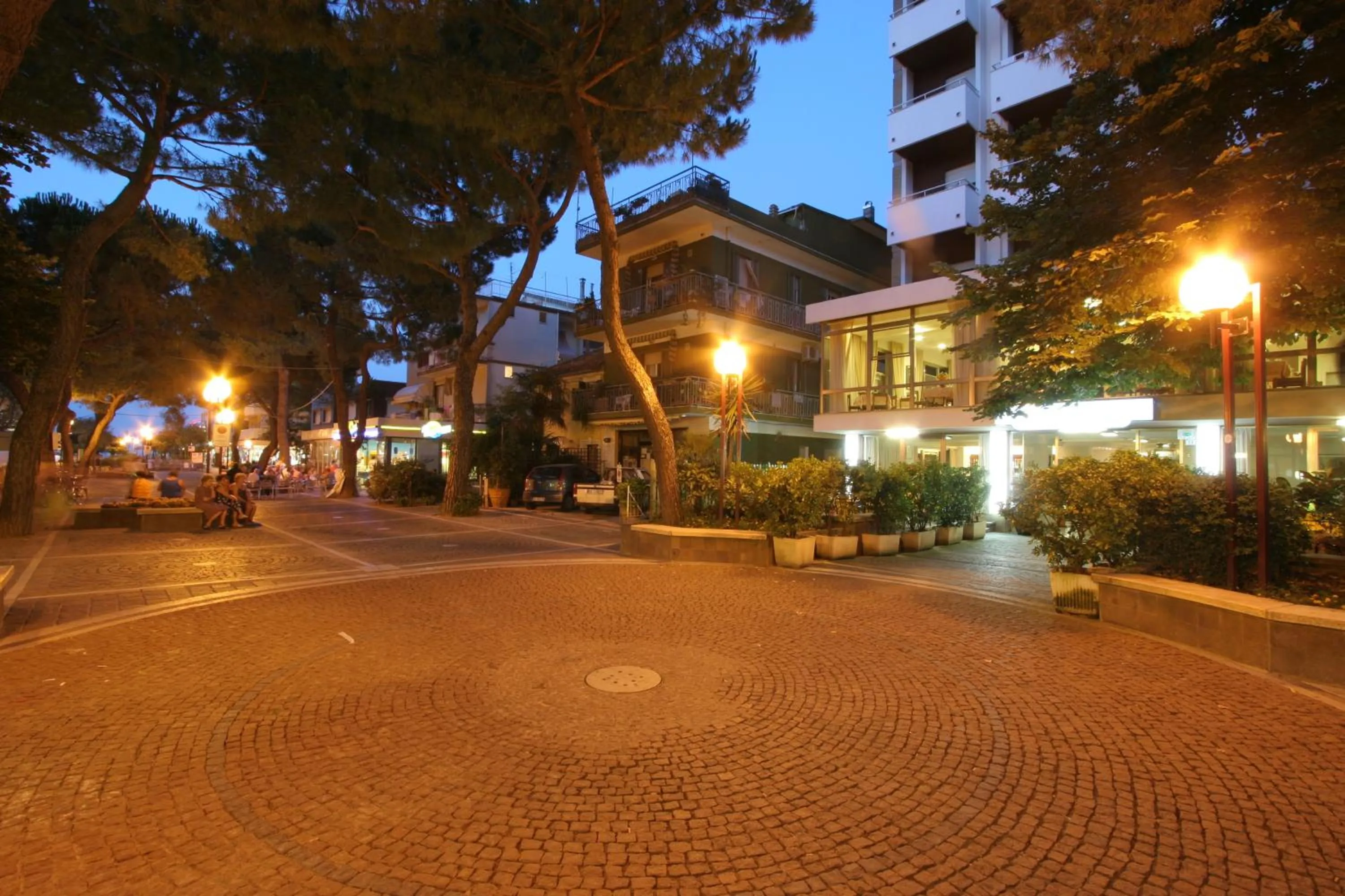 Facade/entrance in Mon Hotel