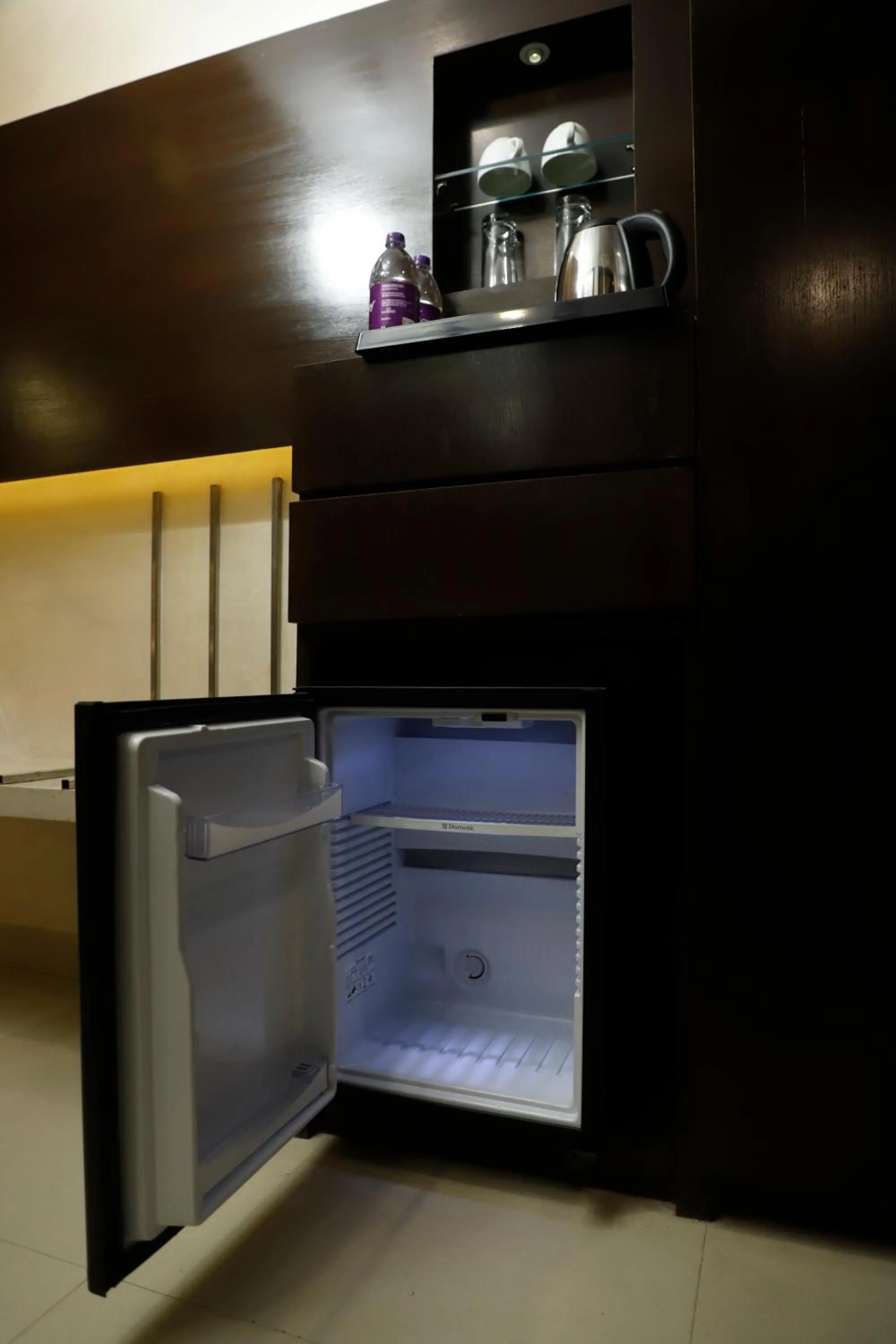 oven in Udman Hotel at 18km from IGI Airport, By Ferns N Petals, Chattarpur, Delhi