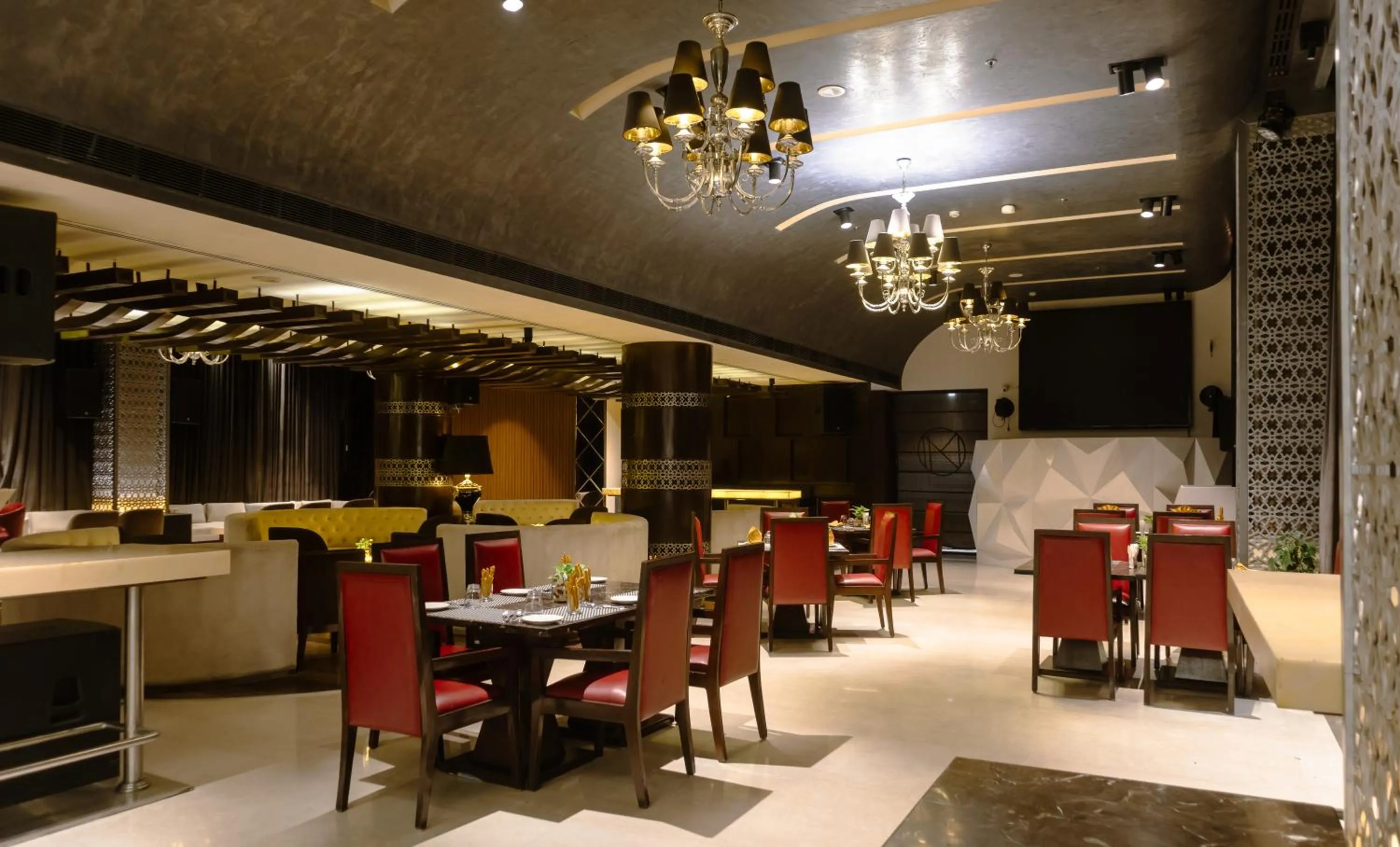 Restaurant/places to eat in Udman Hotel Chhattarpur