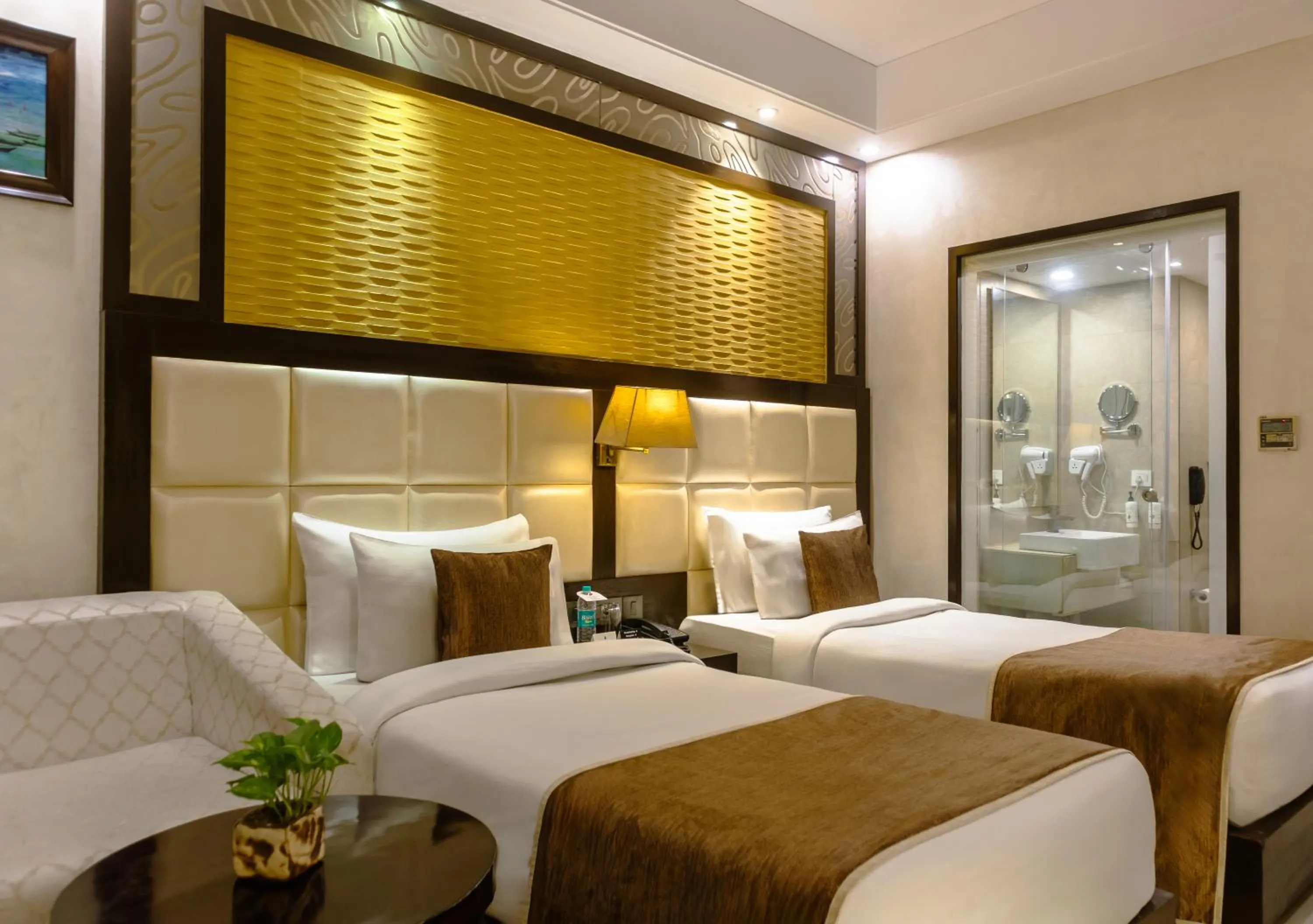 Bed in Udman Hotel Chhattarpur