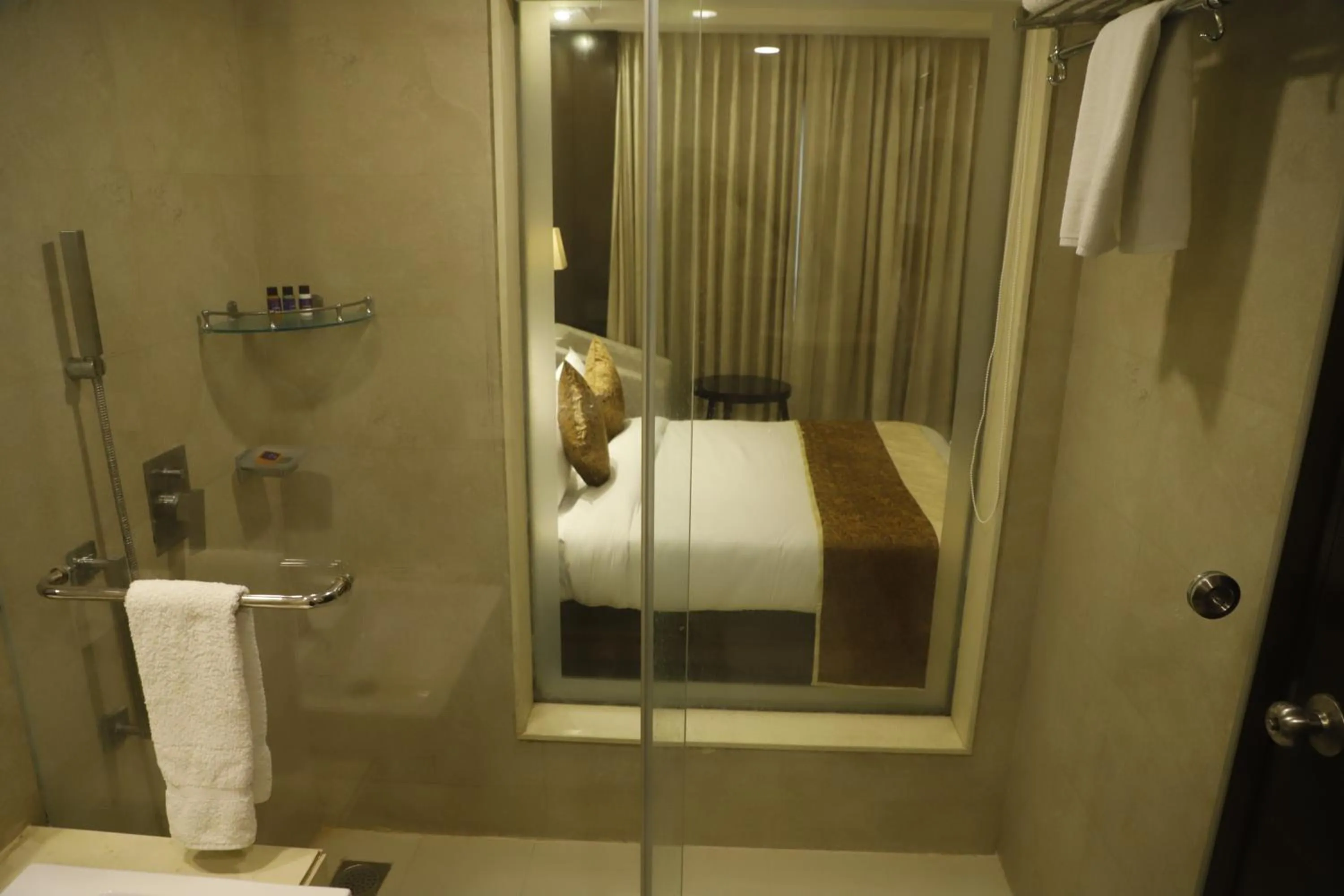 Bathroom, Bed in Udman Hotel at 18km from IGI Airport, By Ferns N Petals, Chattarpur, Delhi