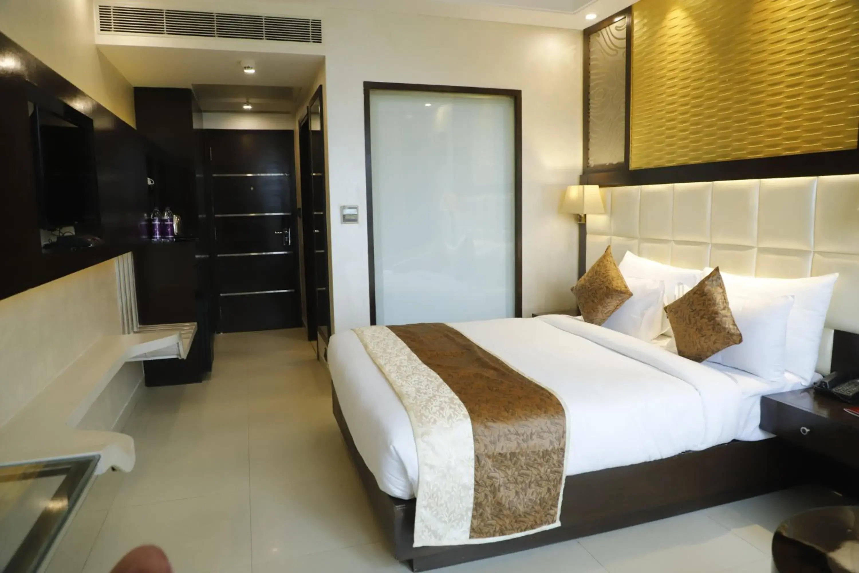 Superior Double Room - single occupancy in Udman Hotel at 18km from IGI Airport, By Ferns N Petals, Chattarpur, Delhi Superior Double Room - single occupancy in Udman Hotel at 18km from IGI Airport, By Ferns N Petals, Chattarpur, Delhi