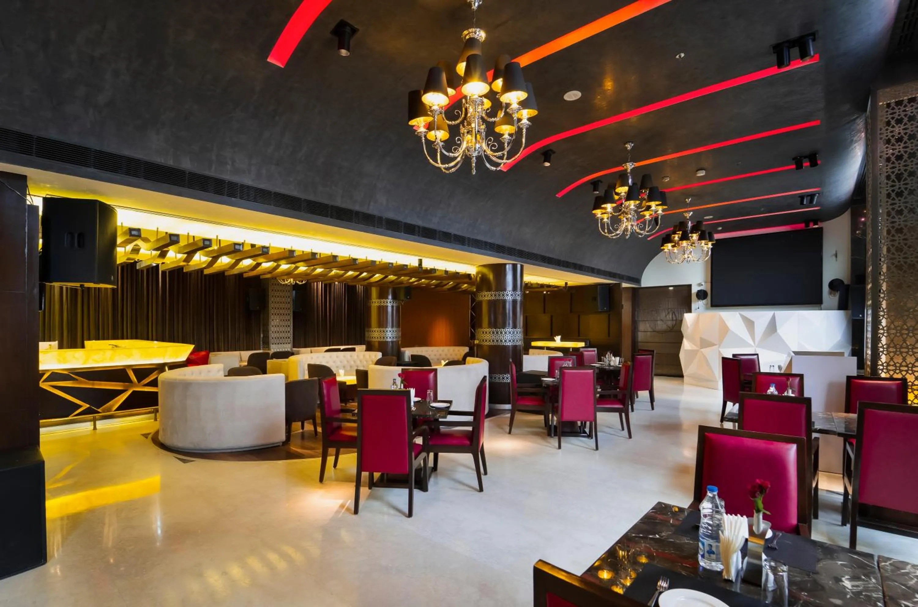 Restaurant/places to eat in Udman Hotel at 18km from IGI Airport, By Ferns N Petals, Chattarpur, Delhi