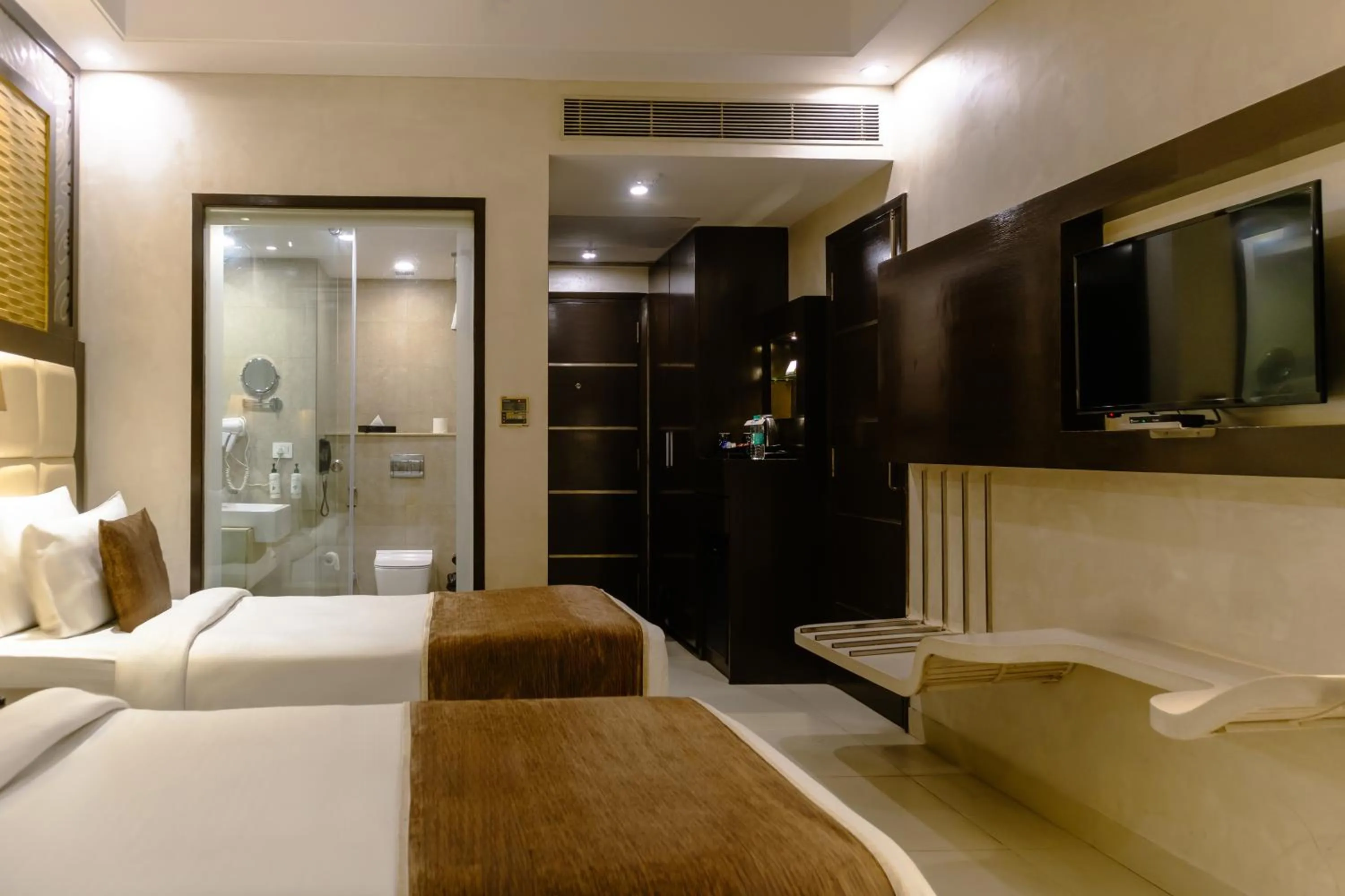 Bed in Udman Hotel Chhattarpur