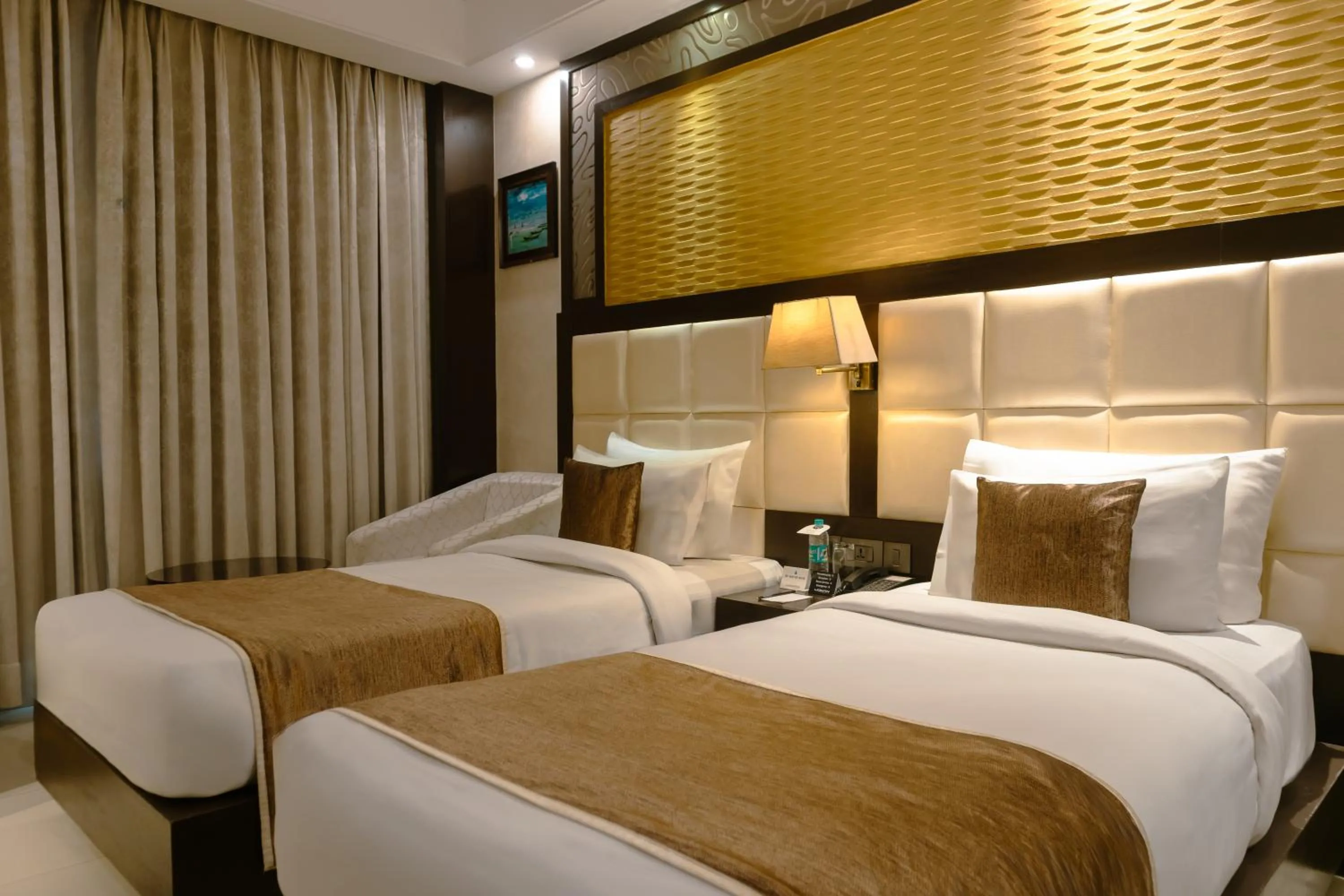 Bed in Udman Hotel Chhattarpur