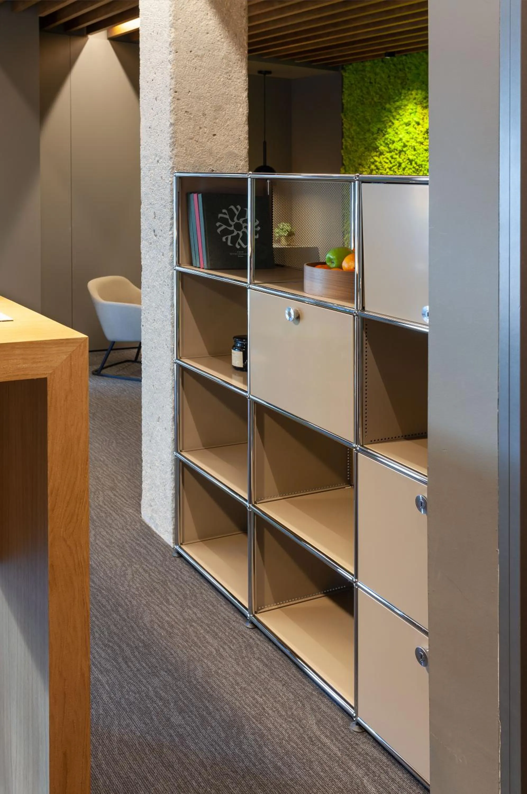 Lounge or bar in ibis Styles Pamplona Noain