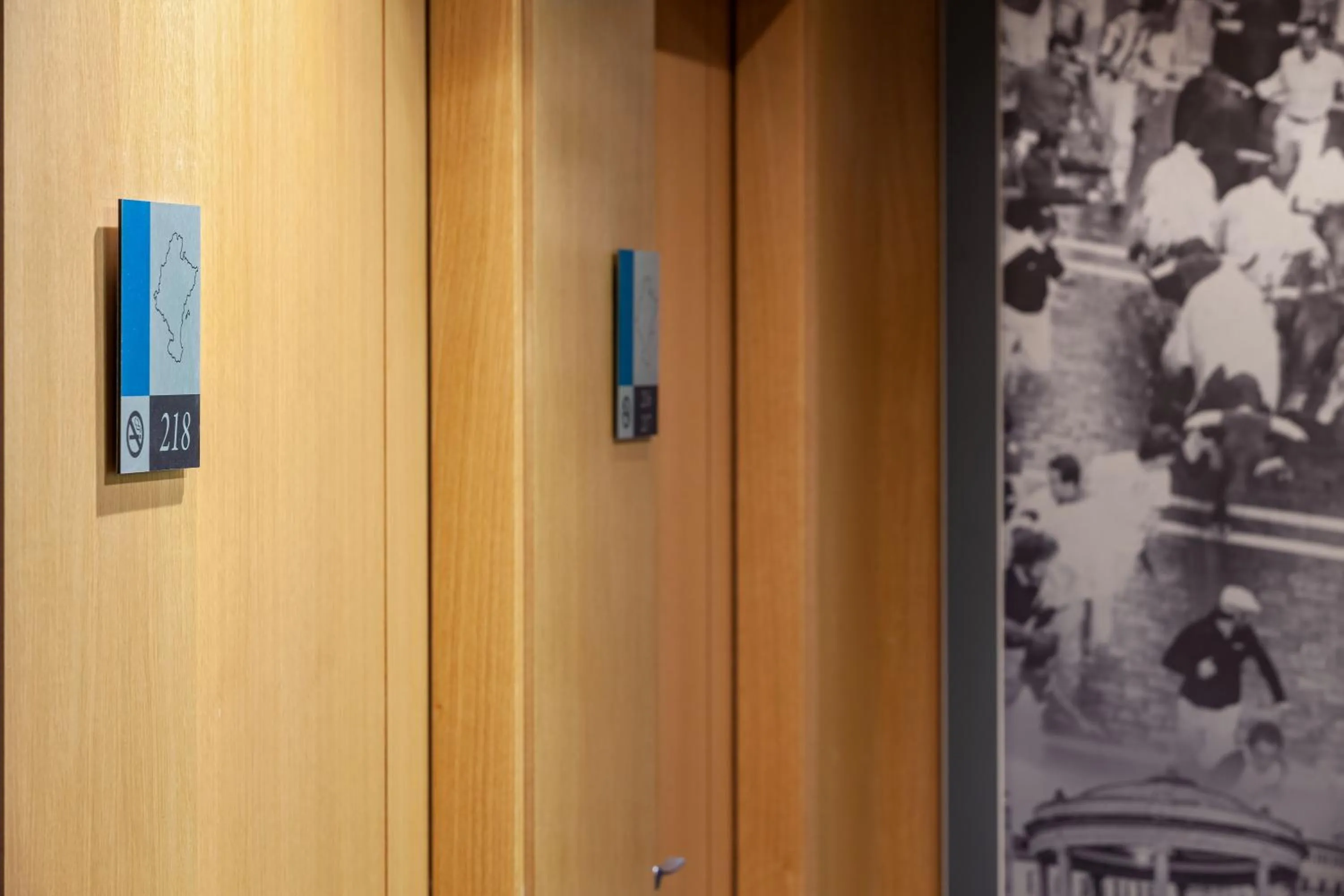 Decorative detail in ibis Styles Pamplona Noain