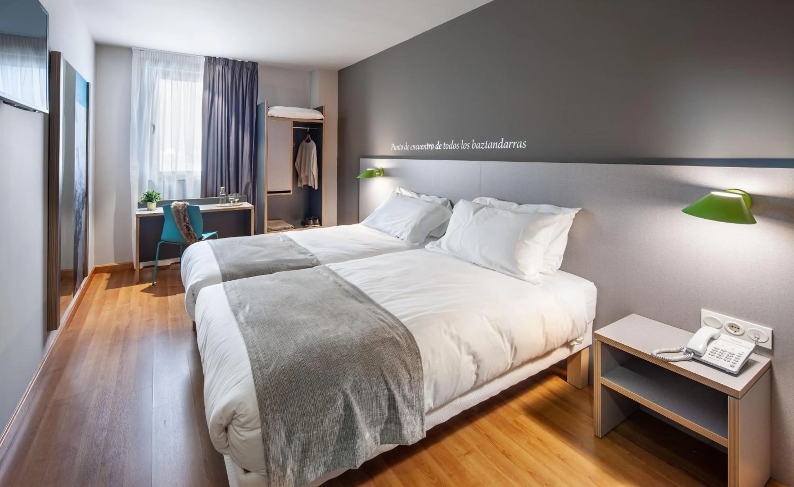 Bedroom, Bed in ibis Styles Pamplona Noain