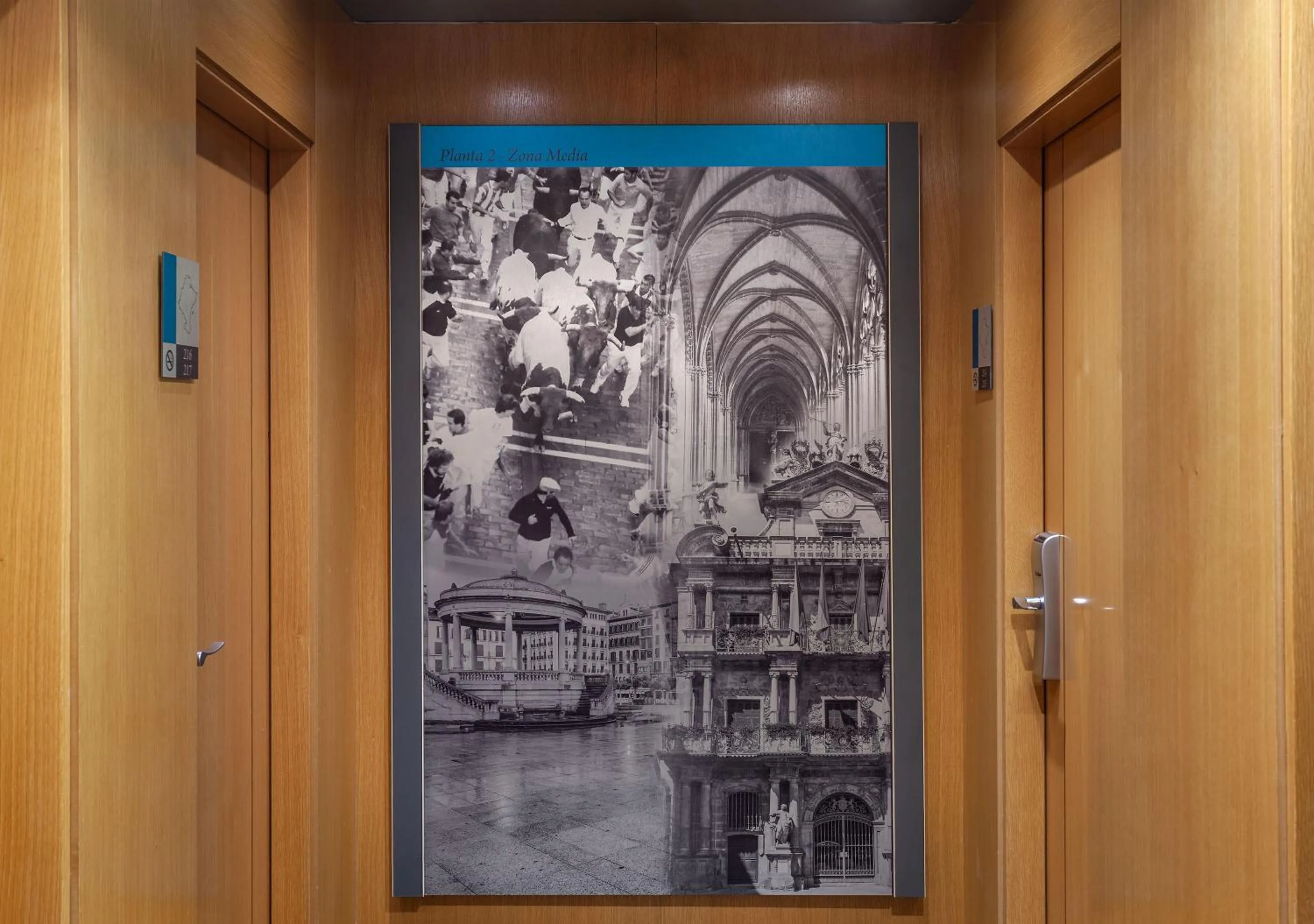 Decorative detail in ibis Styles Pamplona Noain