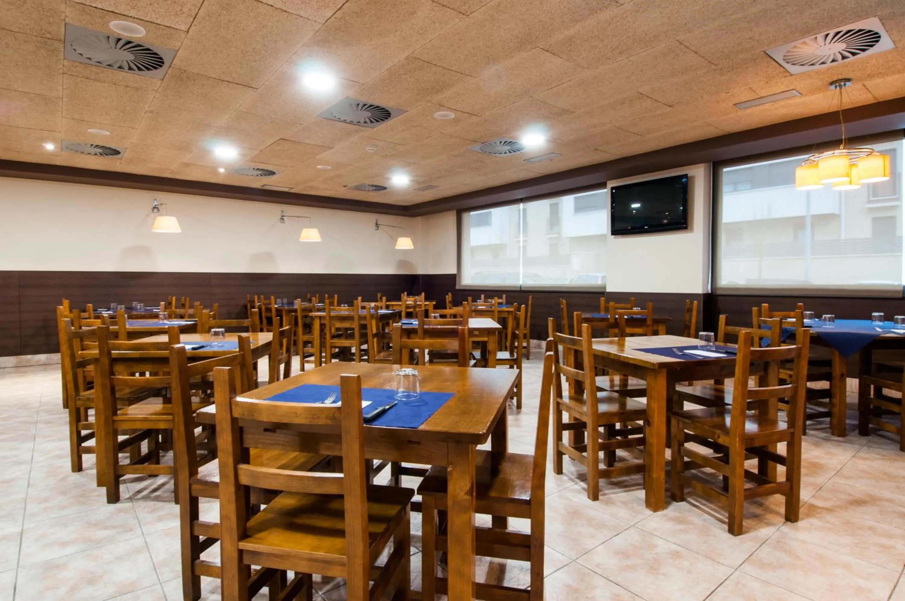 Restaurant/places to eat in ibis Styles Pamplona Noain