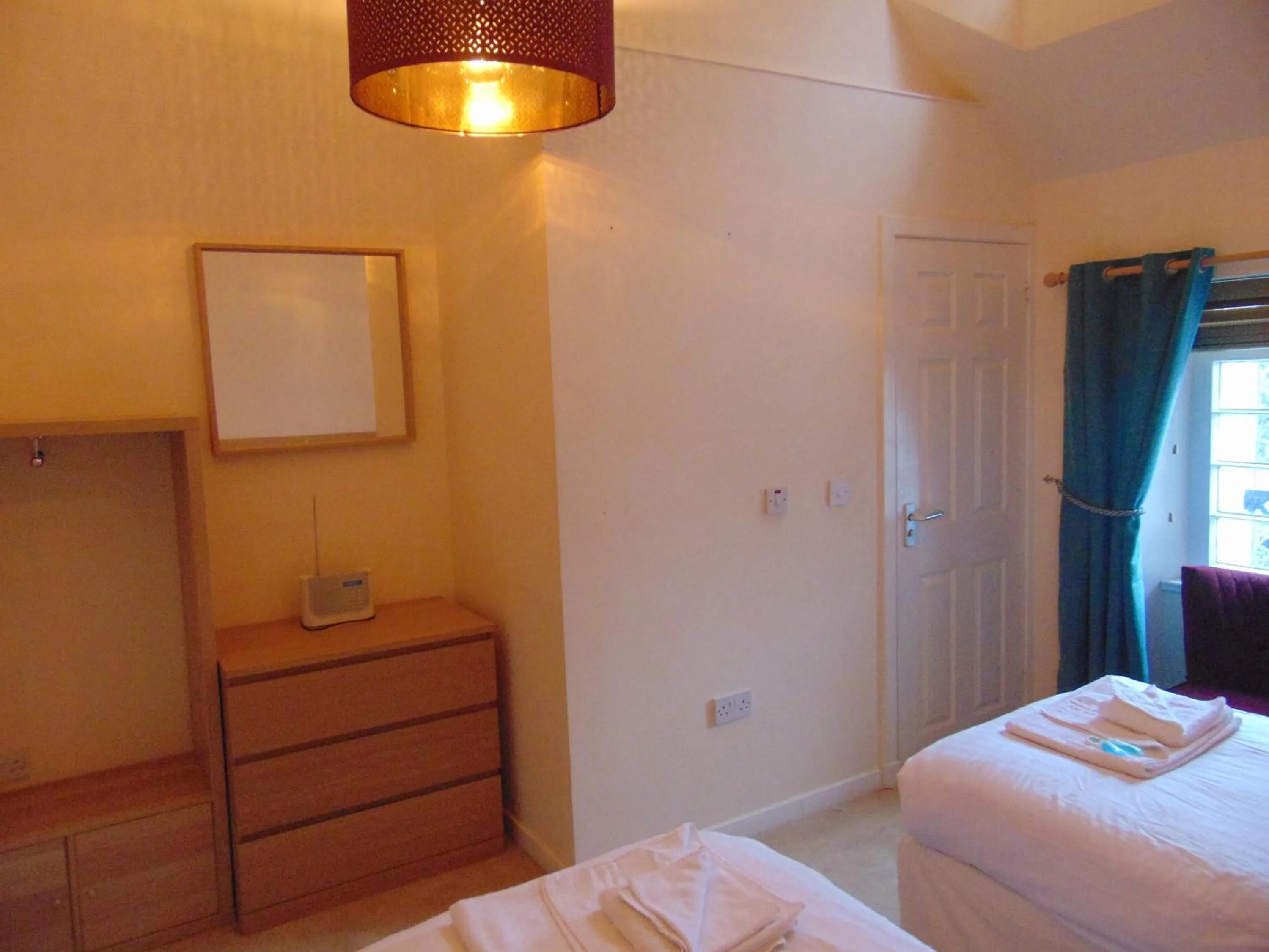 Bedroom, Bed in Callander Hostel