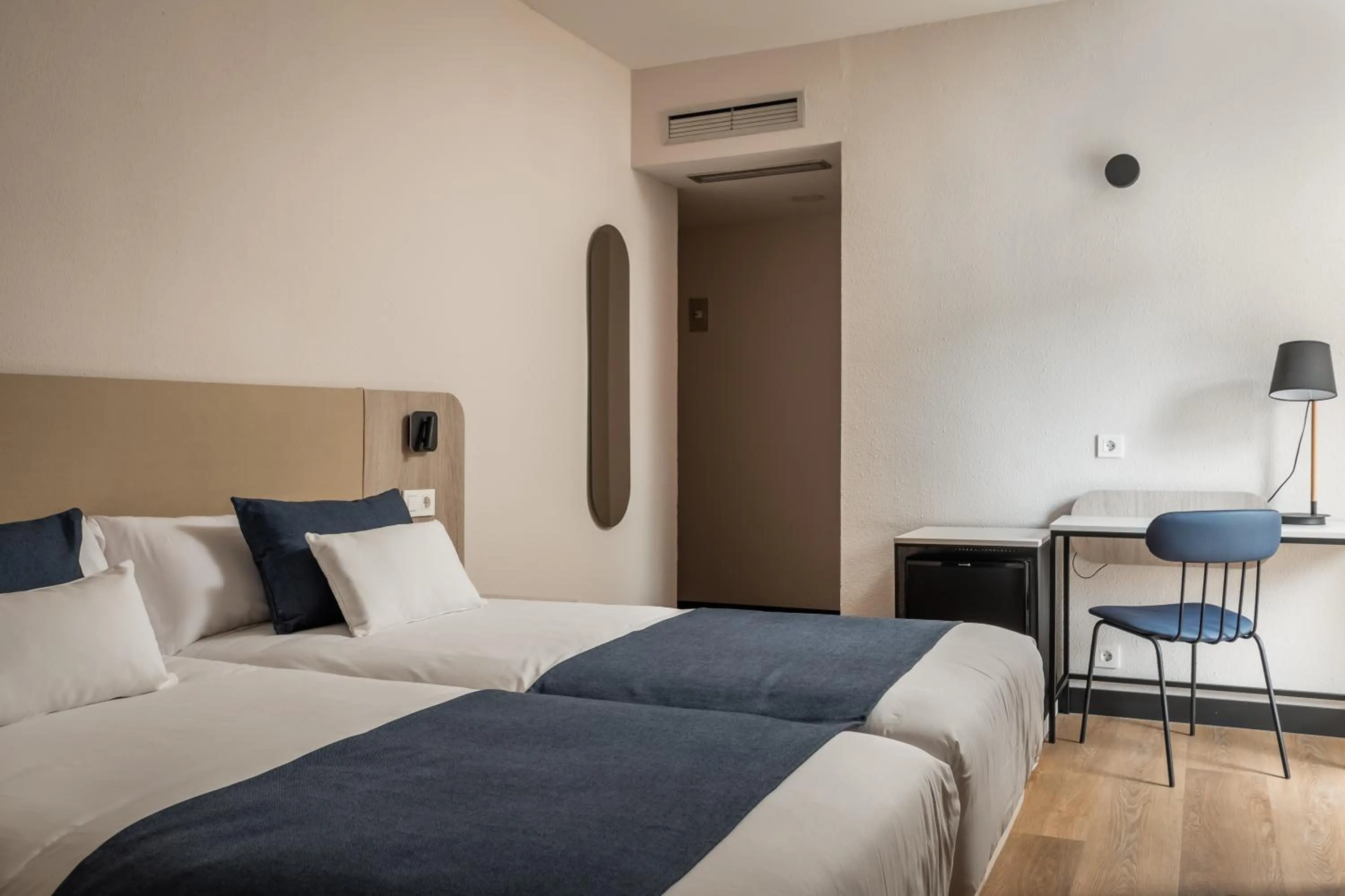 Bed in Hotel Don Jaime 54