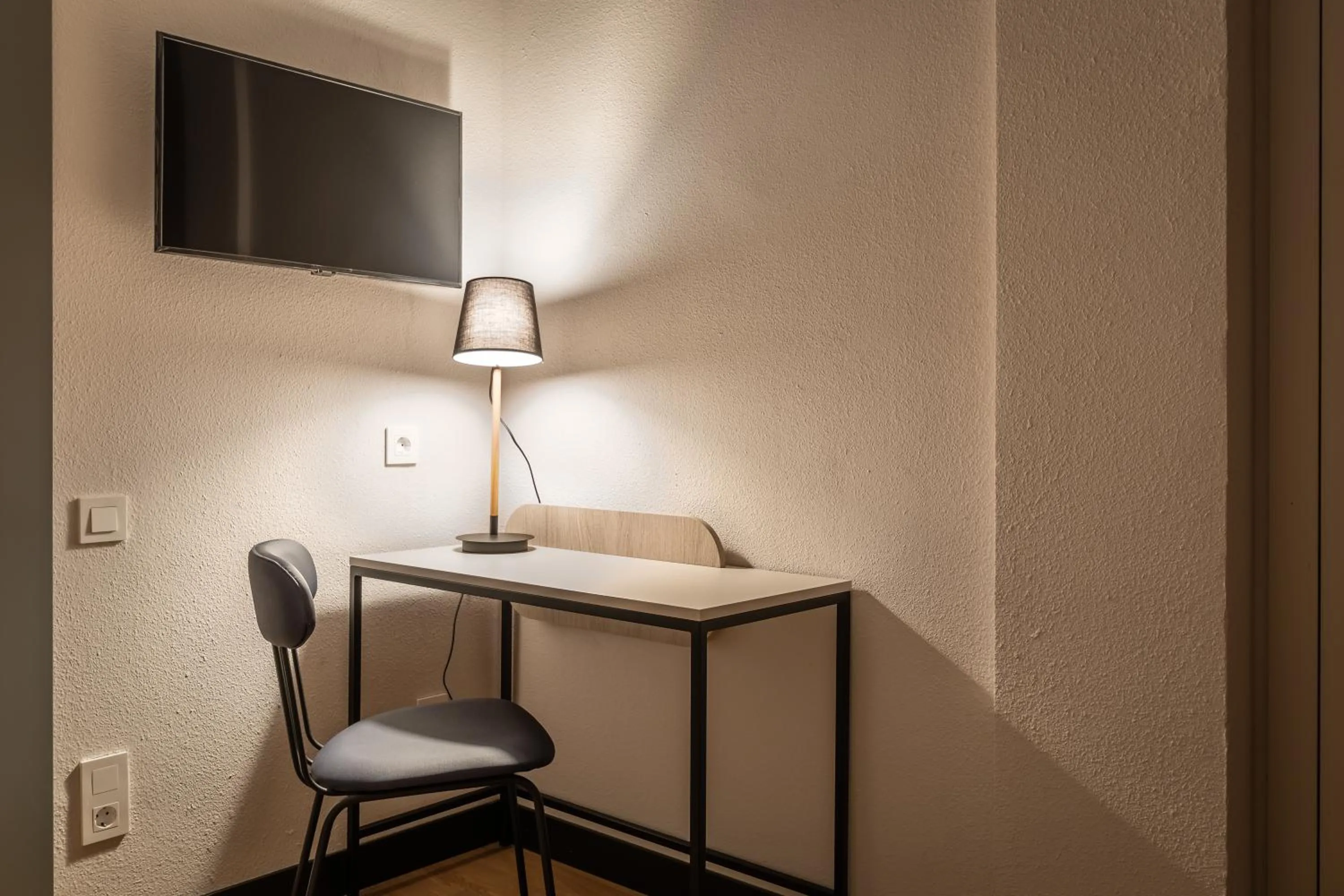 TV and multimedia in Hotel Don Jaime 54