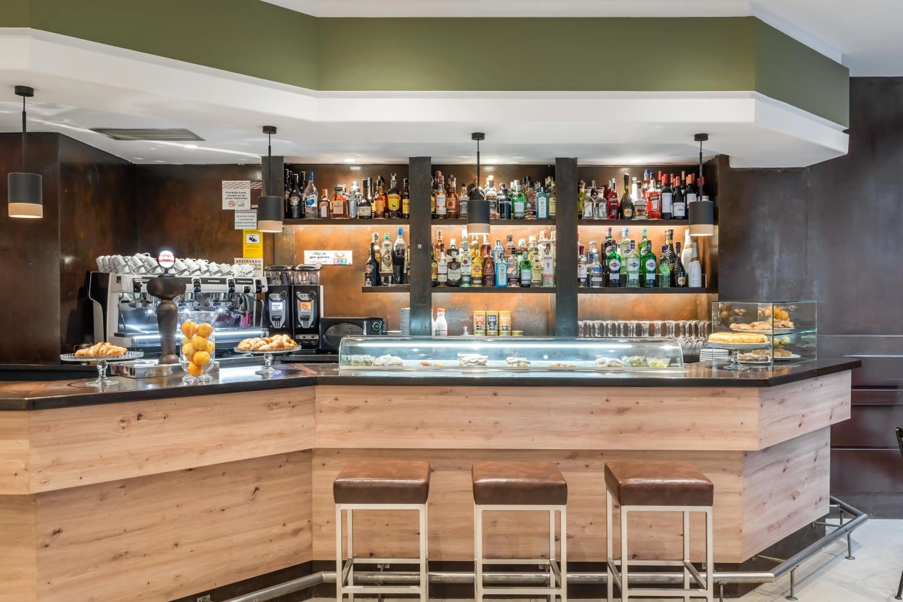 Lounge or bar in Hotel Don Jaime 54