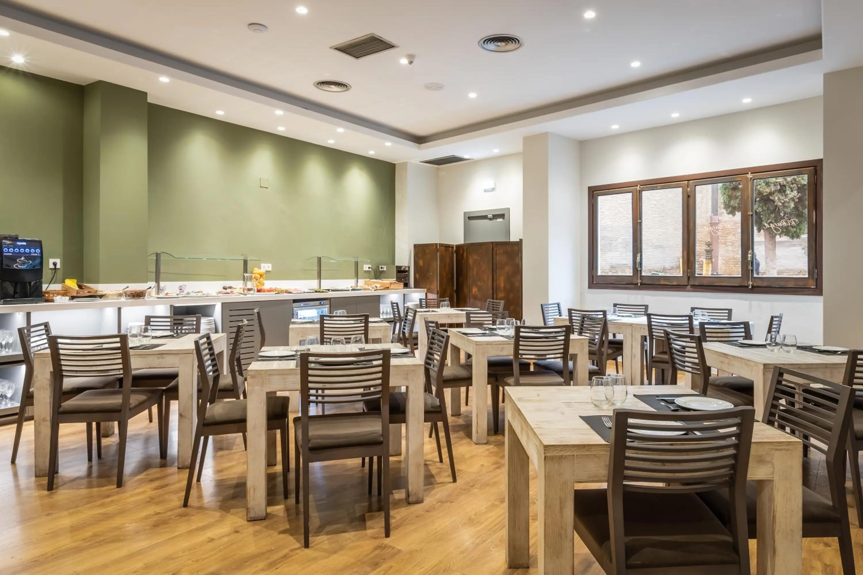 Food and drinks in Hotel Don Jaime 54