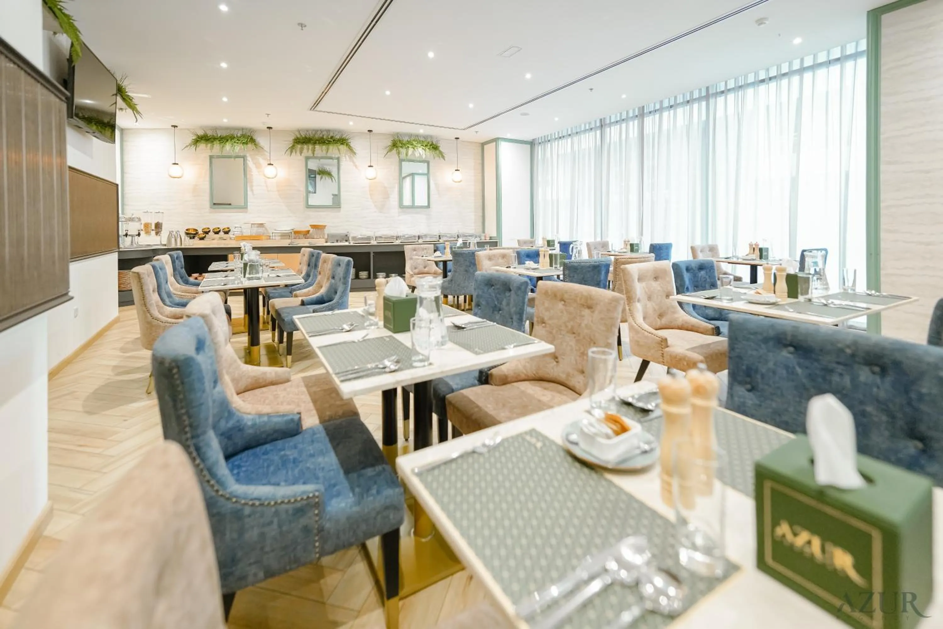 Restaurant/places to eat in Azur Regency Hotel Apartments