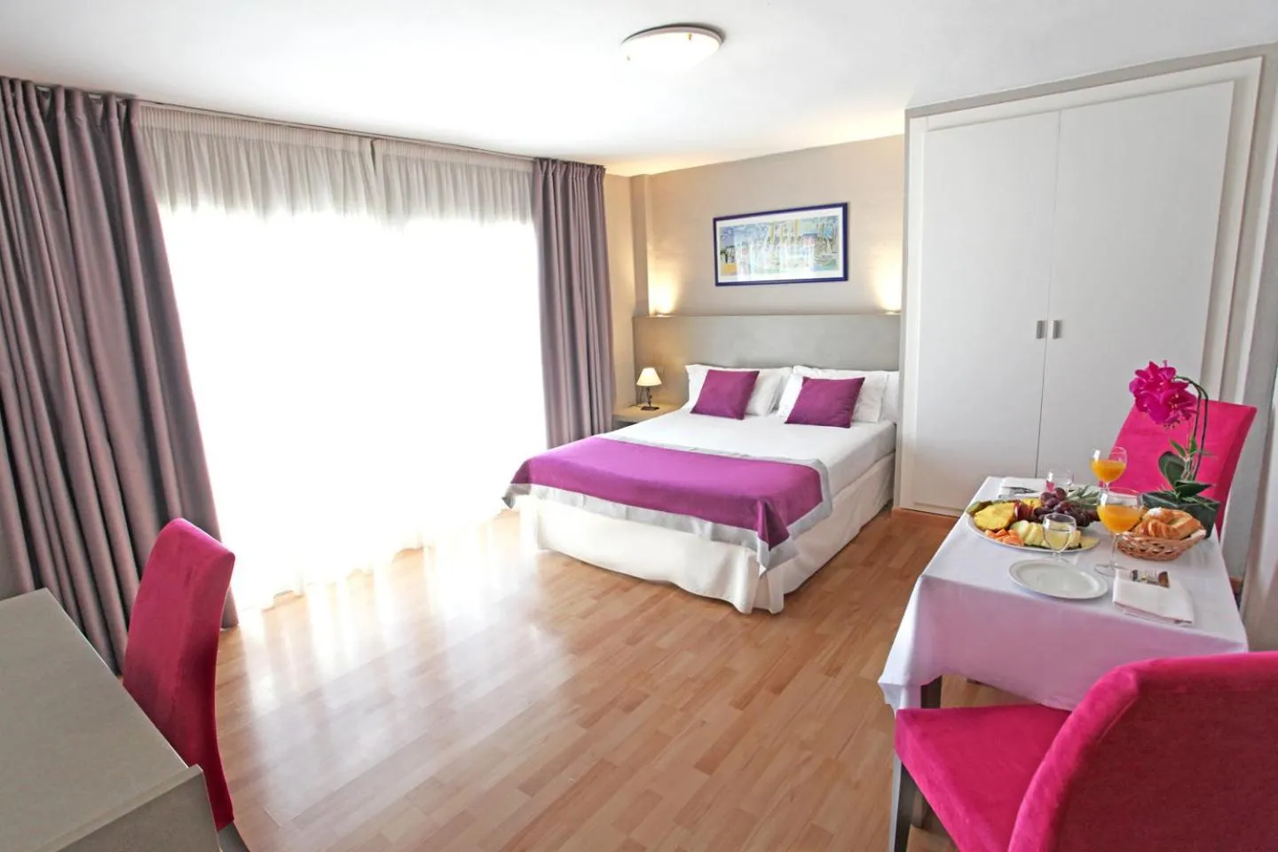 Bed in Hotel El Faro Marbella