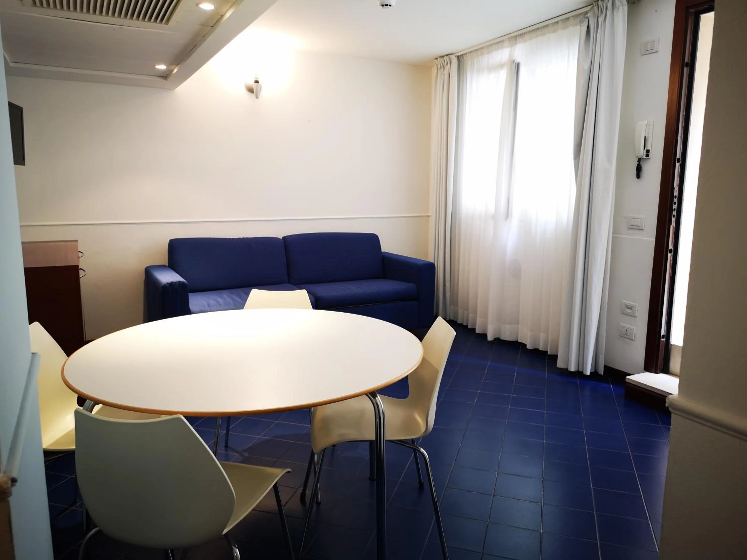 Bed in Residence Adriatico