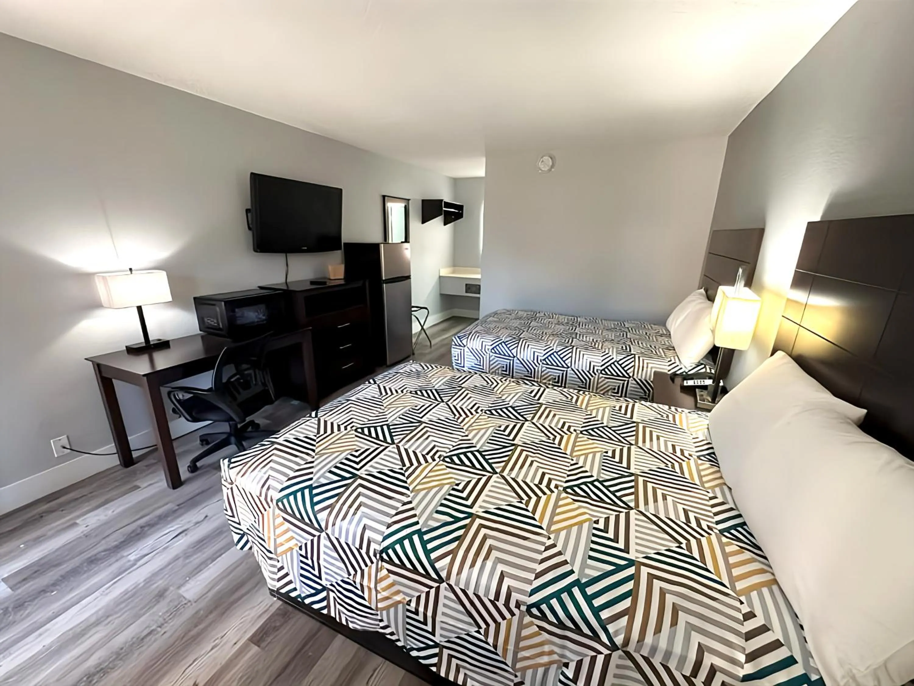 Bedroom, Bed in Motel 6 Chickasha, OK