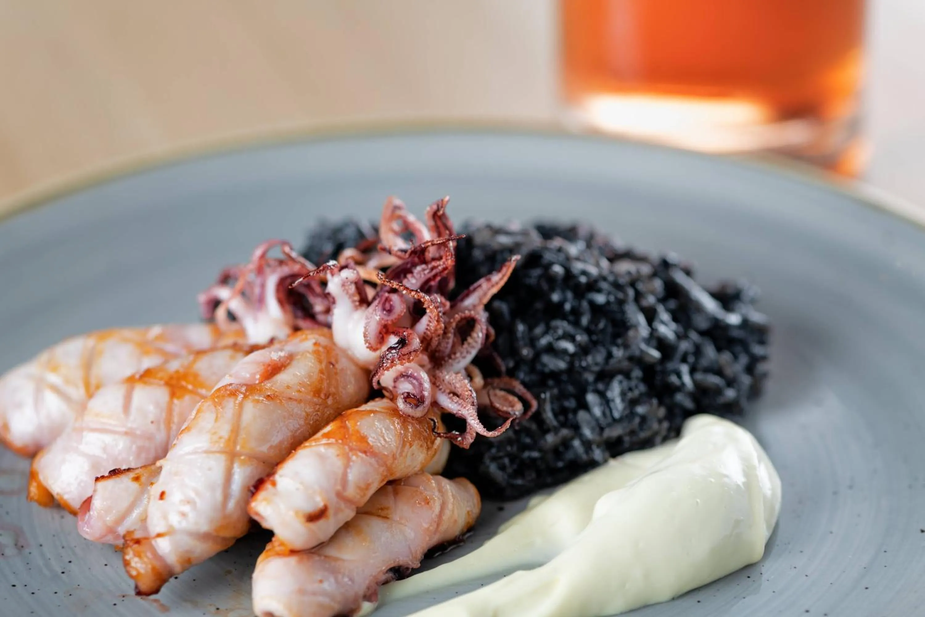 Lounge or bar in AC Hotel A Coruña by Marriott