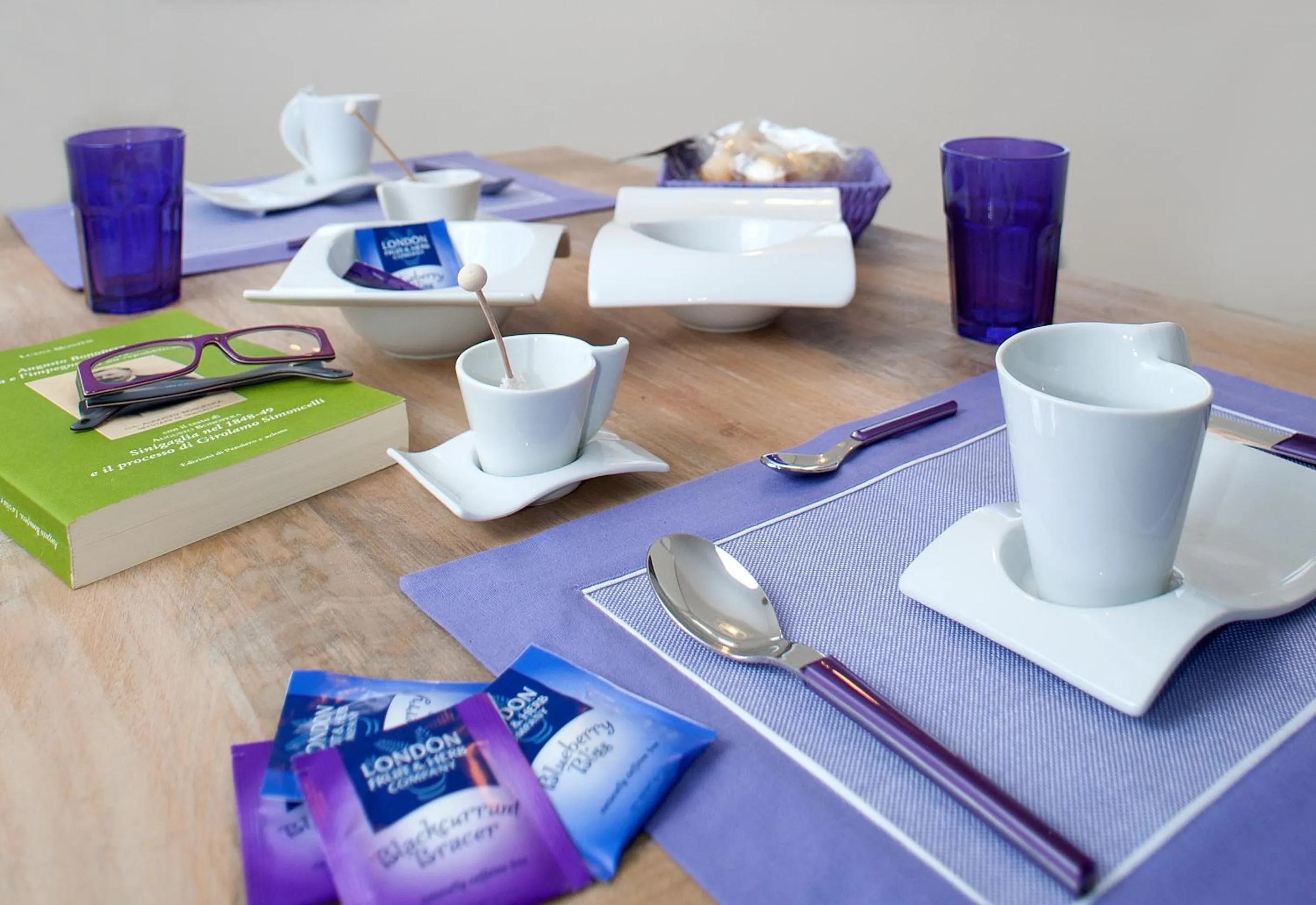 Seating area in Palazzo Boscareto - suites di charme in centro storico - garage moto, box bici