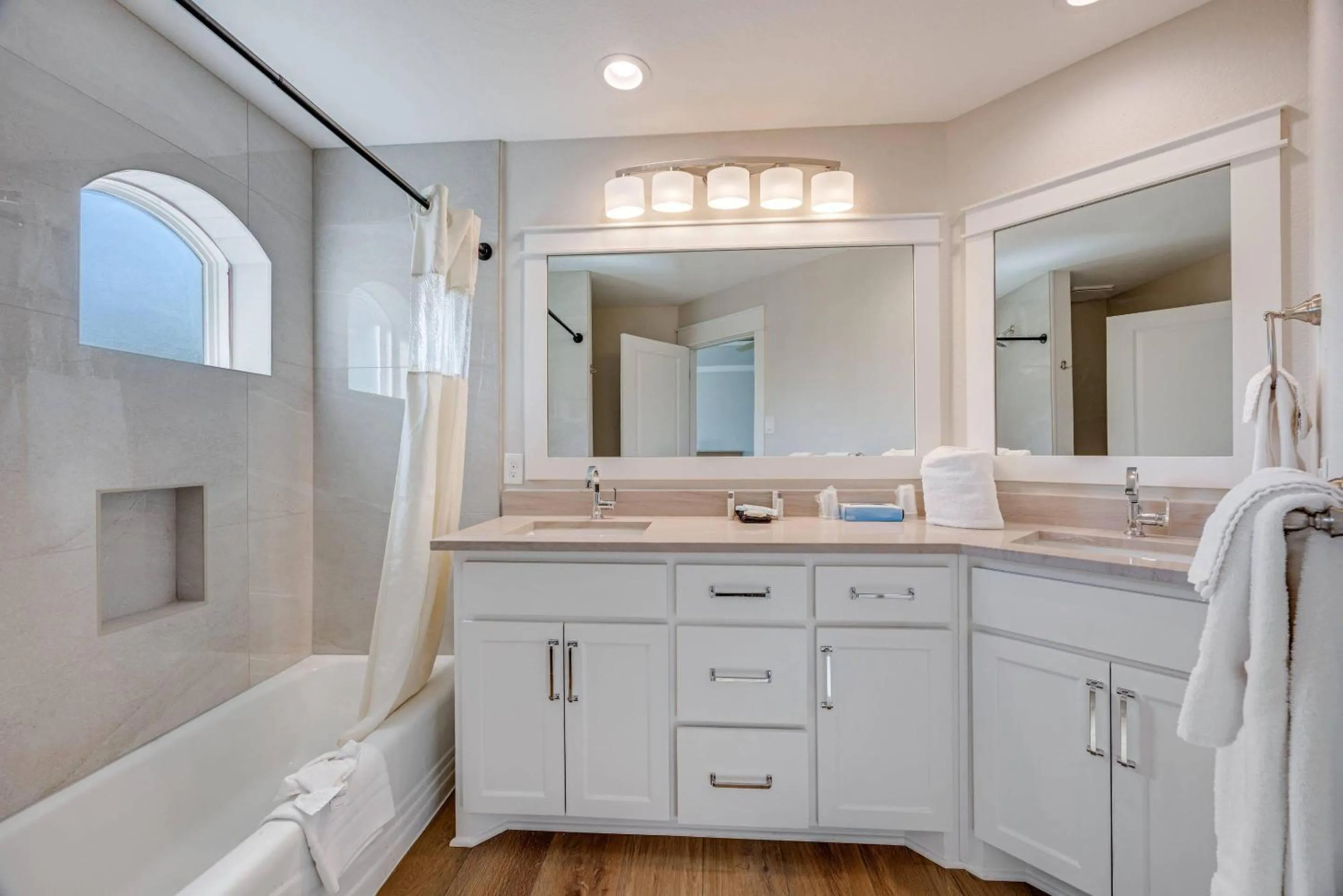 Bedroom in Tanglewood Resort on Lake Texoma, an Ascend Collection Resort