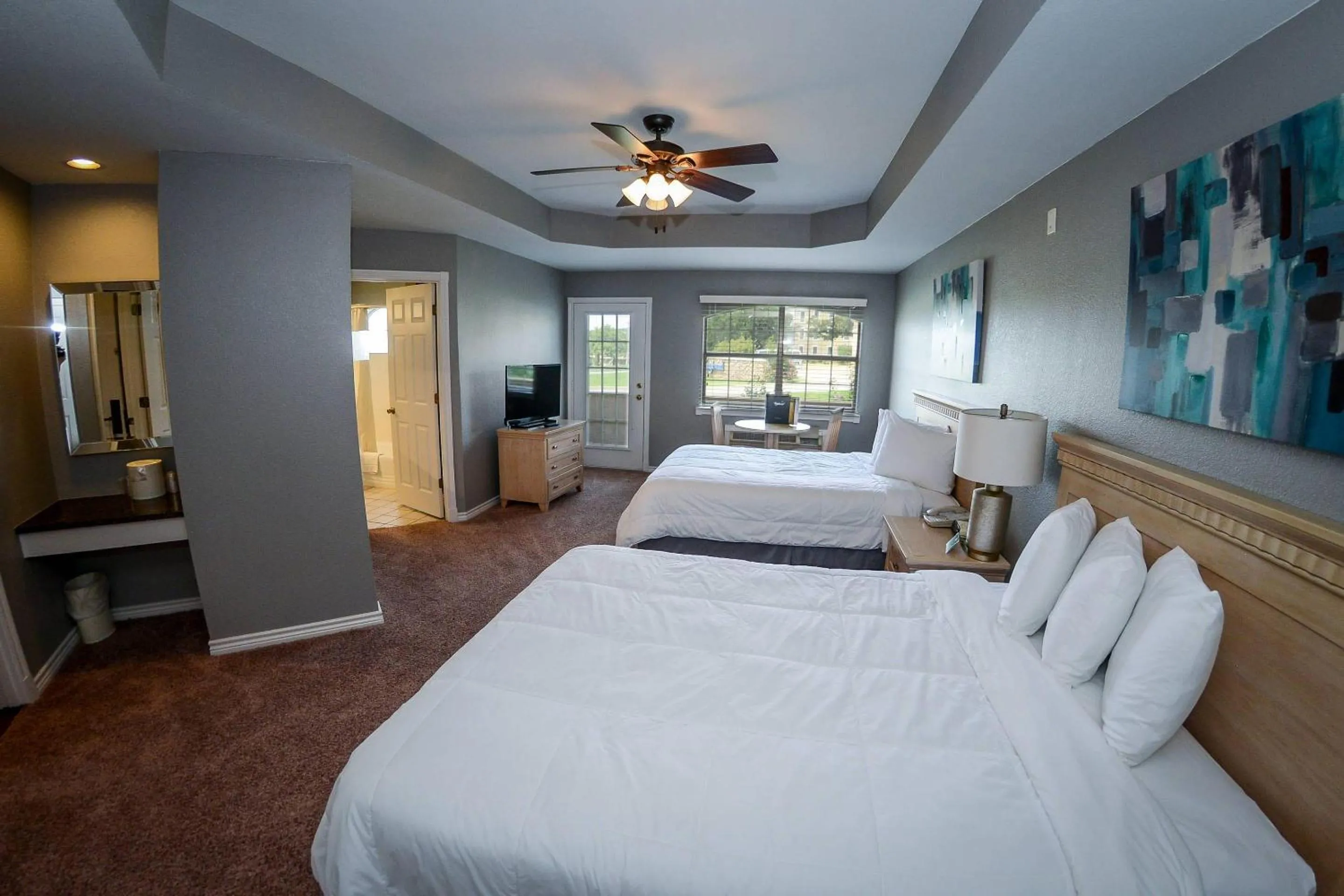 Bedroom, Bed in Tanglewood Resort on Lake Texoma, an Ascend Collection Resort