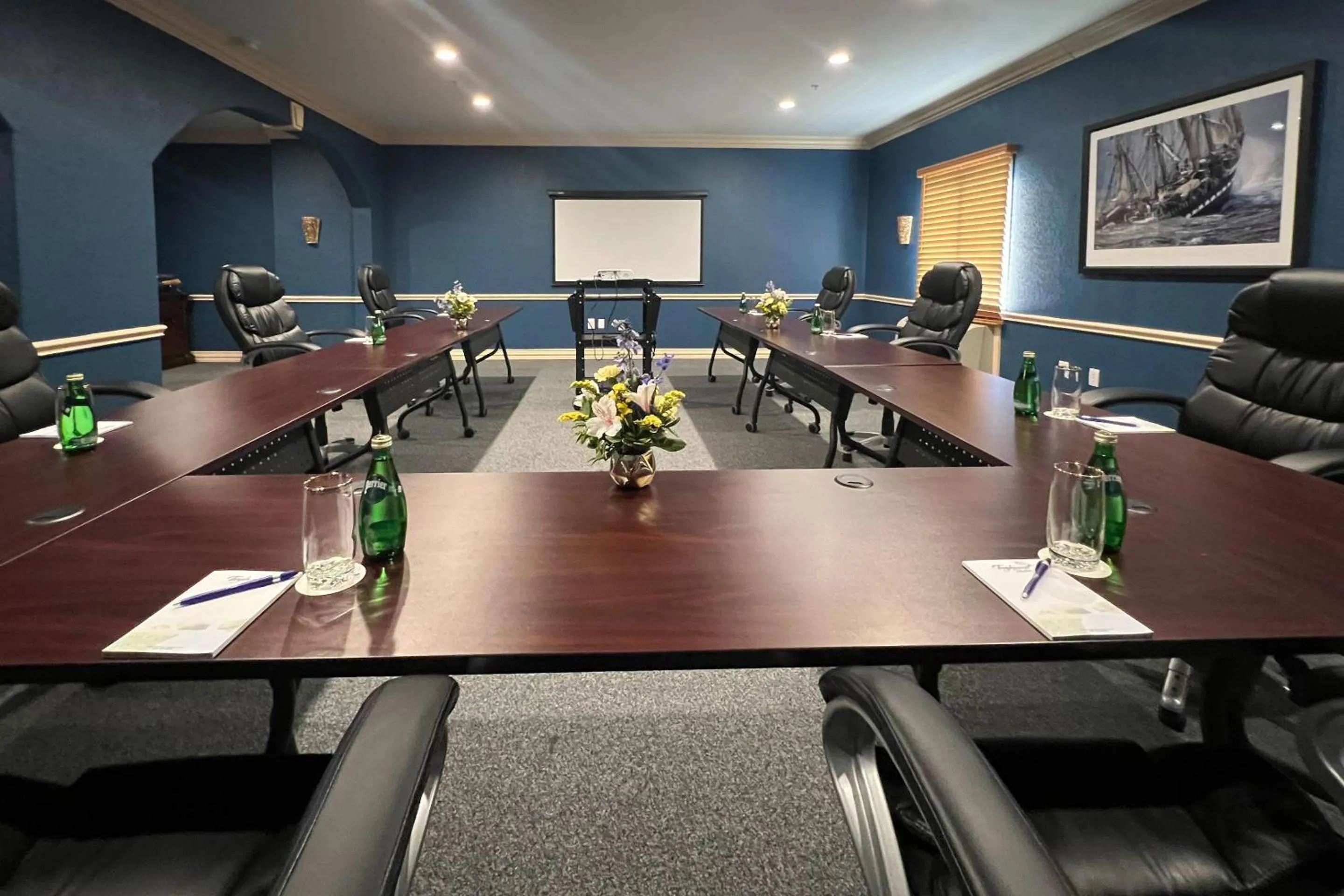 Meeting/conference room in Tanglewood Resort on Lake Texoma, an Ascend Collection Resort