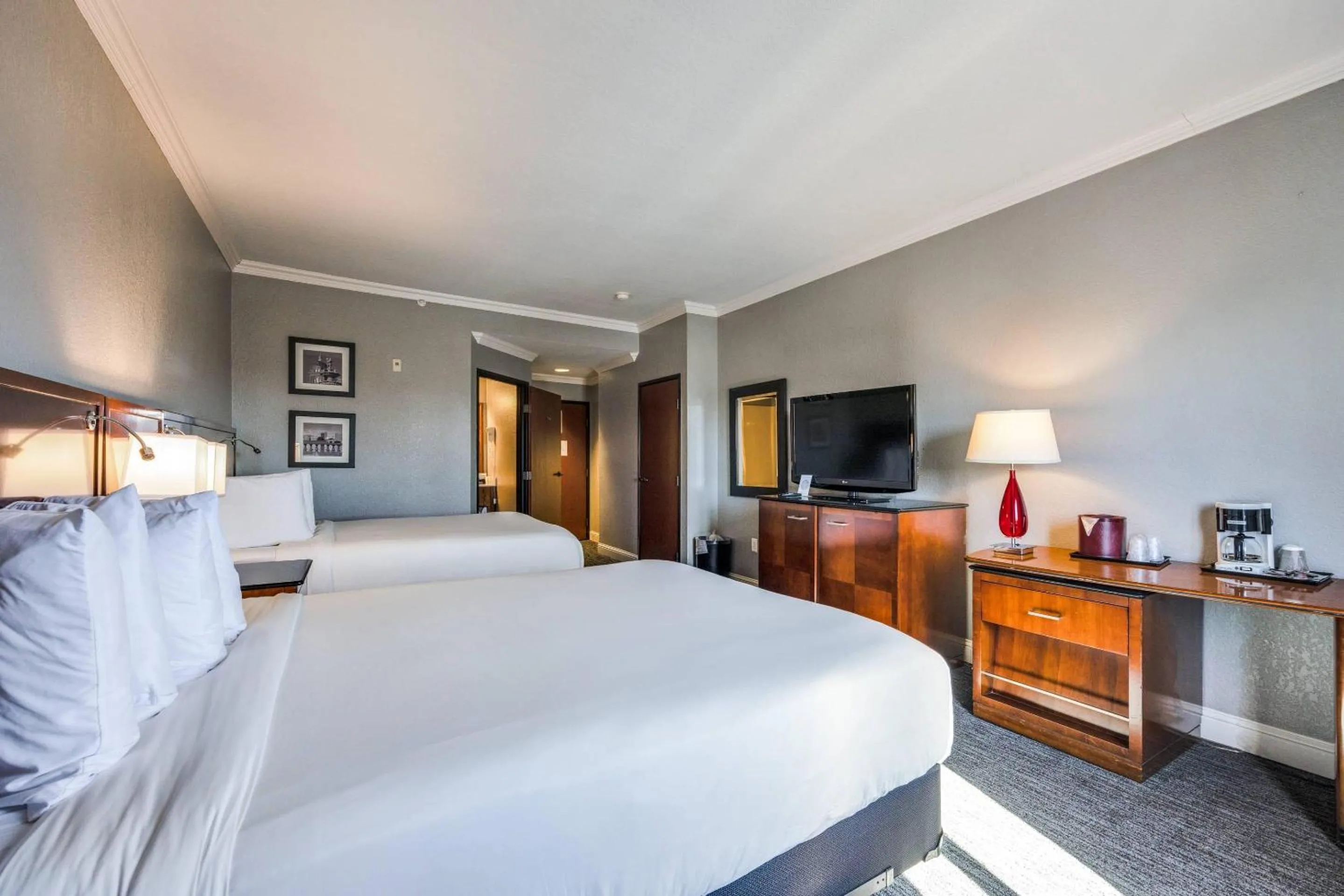 Bedroom, Bed in Tanglewood Resort on Lake Texoma, an Ascend Collection Resort