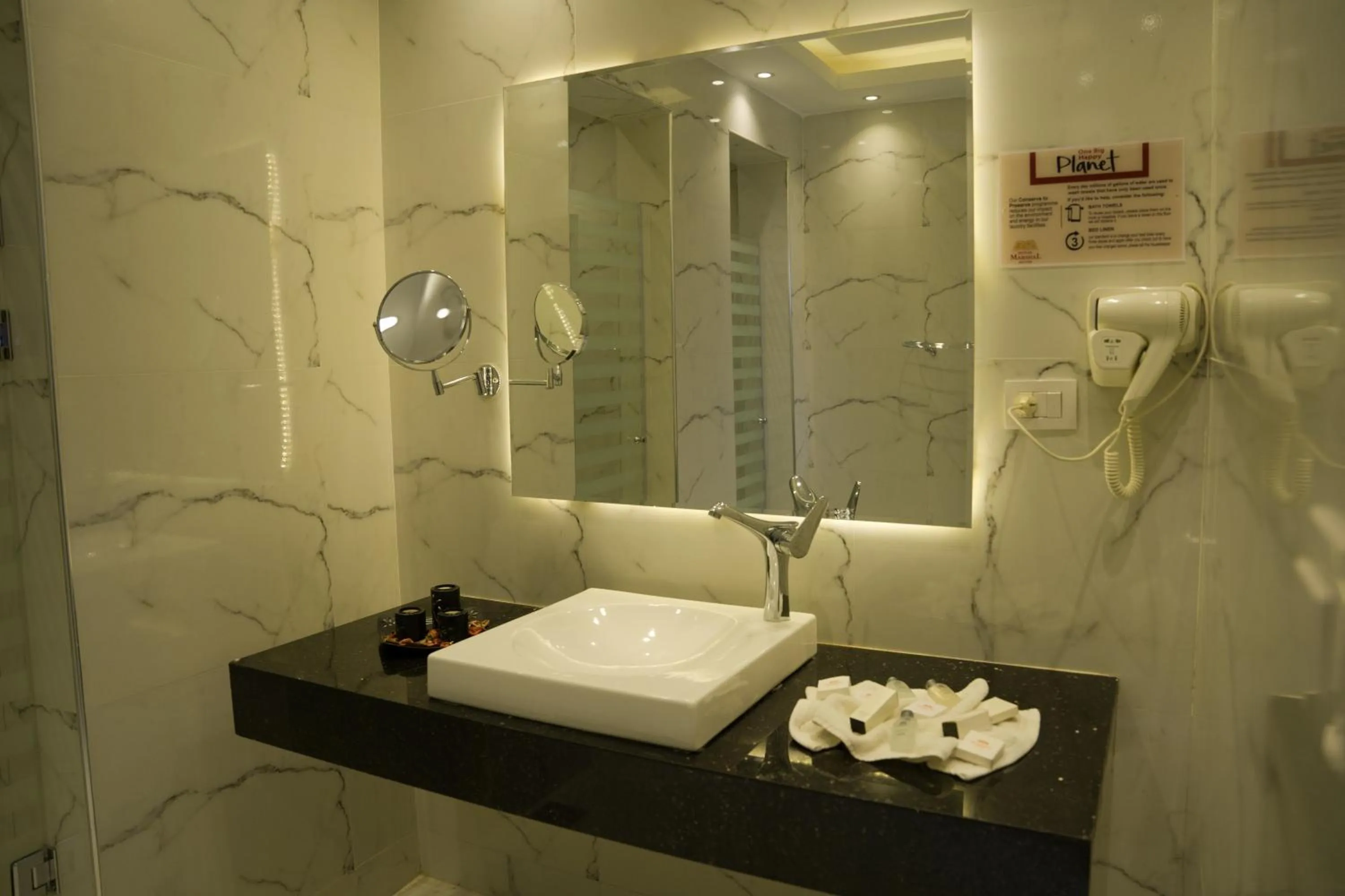 Bathroom in Hotel Royal Marshal