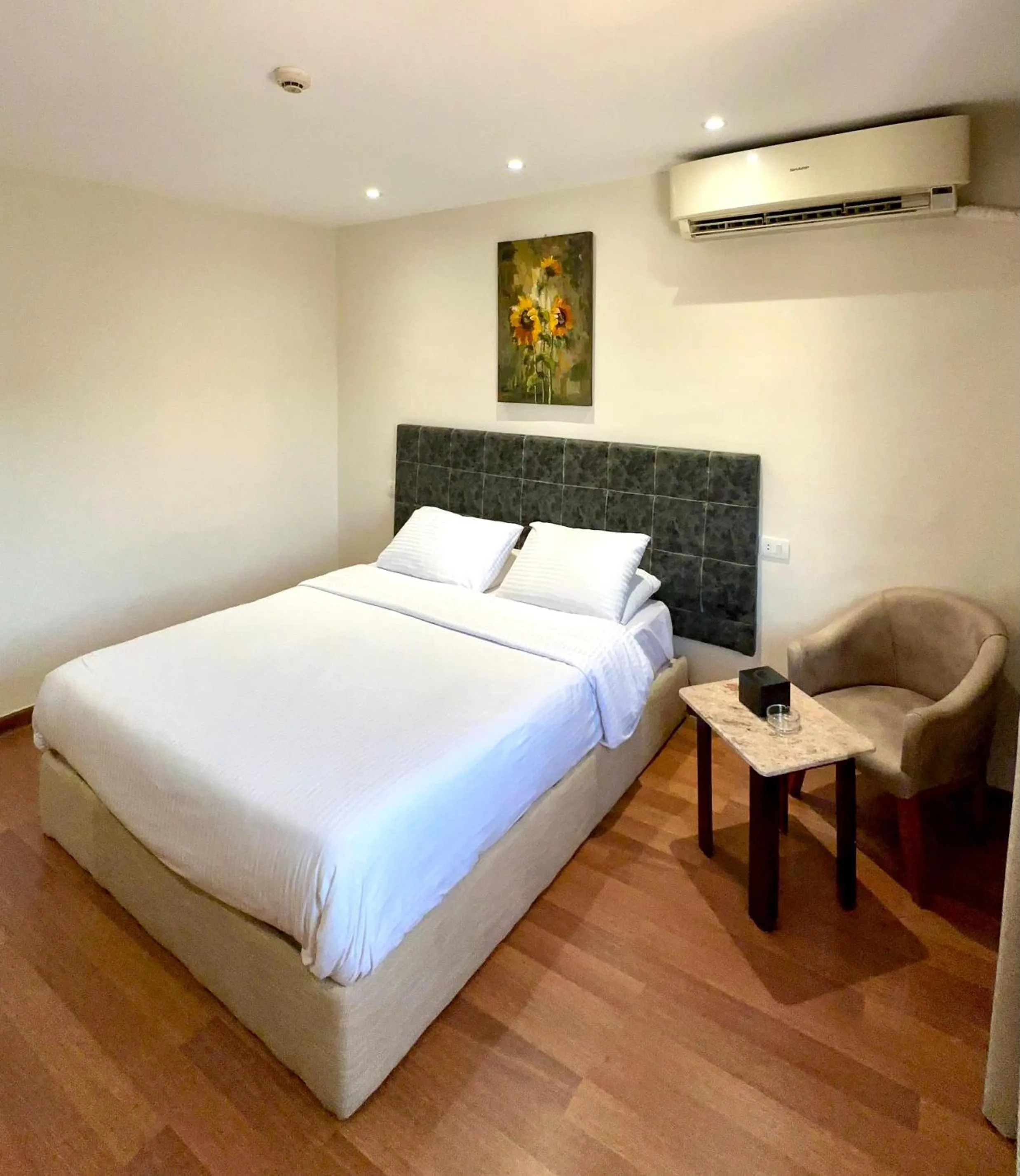 Bed in Hotel Royal Marshal