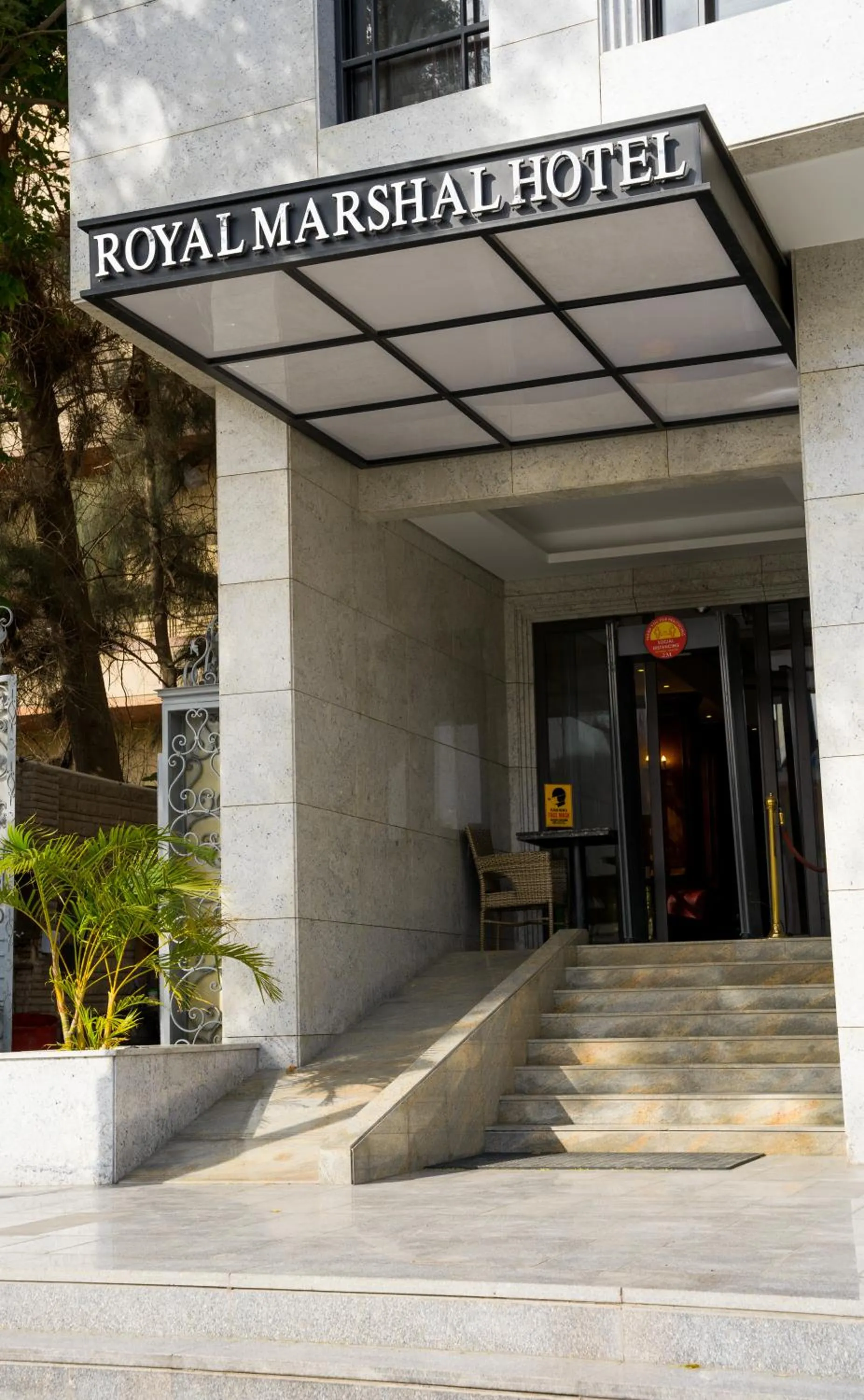 Facade/entrance in Hotel Royal Marshal