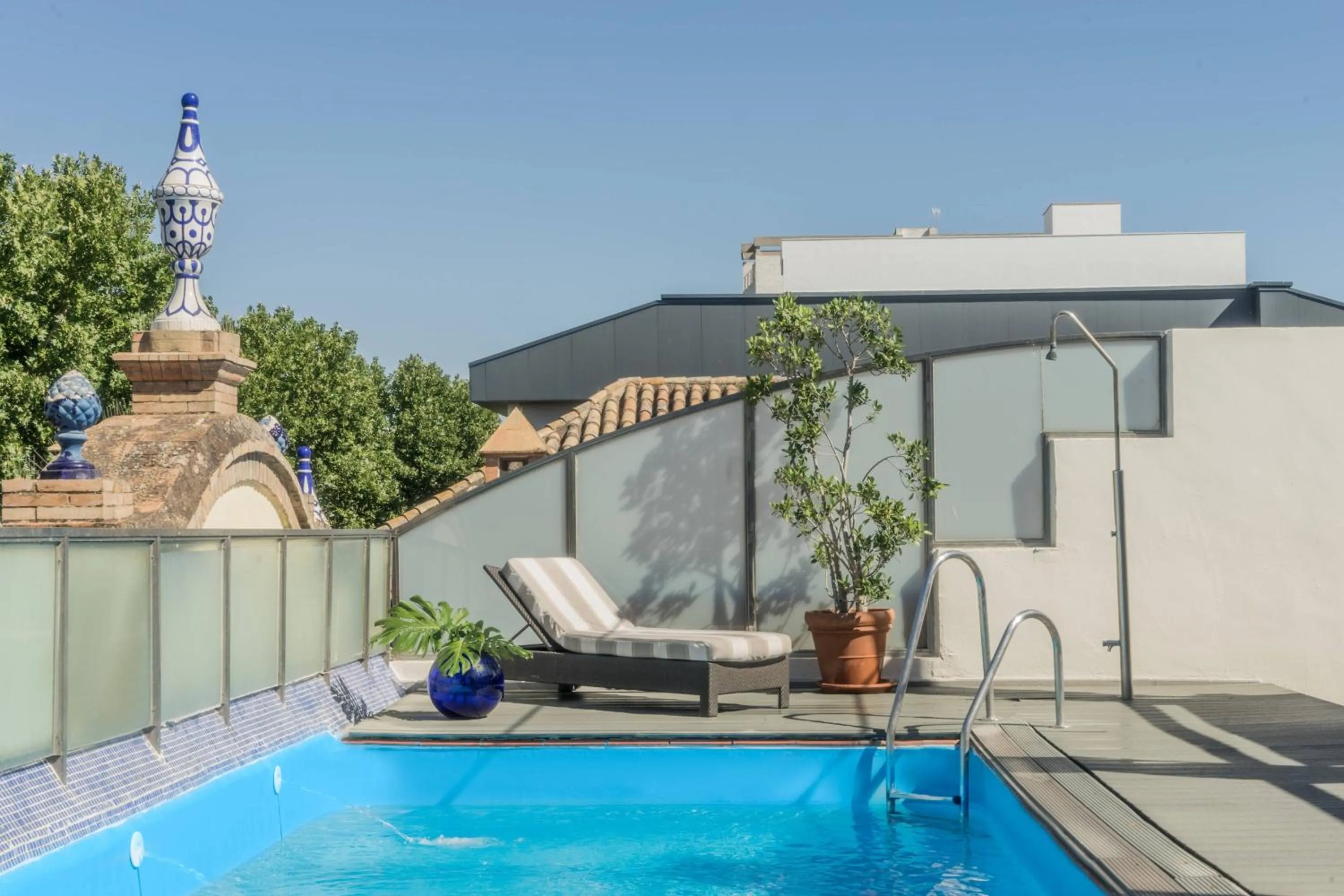 Swimming pool in AC Hotel Ciudad de Sevilla by Marriott