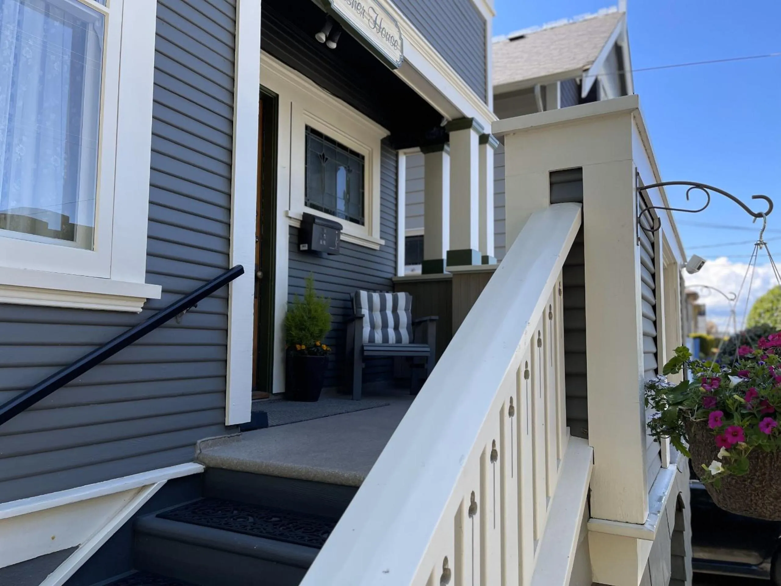 Lobby or reception in Fisher House Victoria Bed and Breakfast