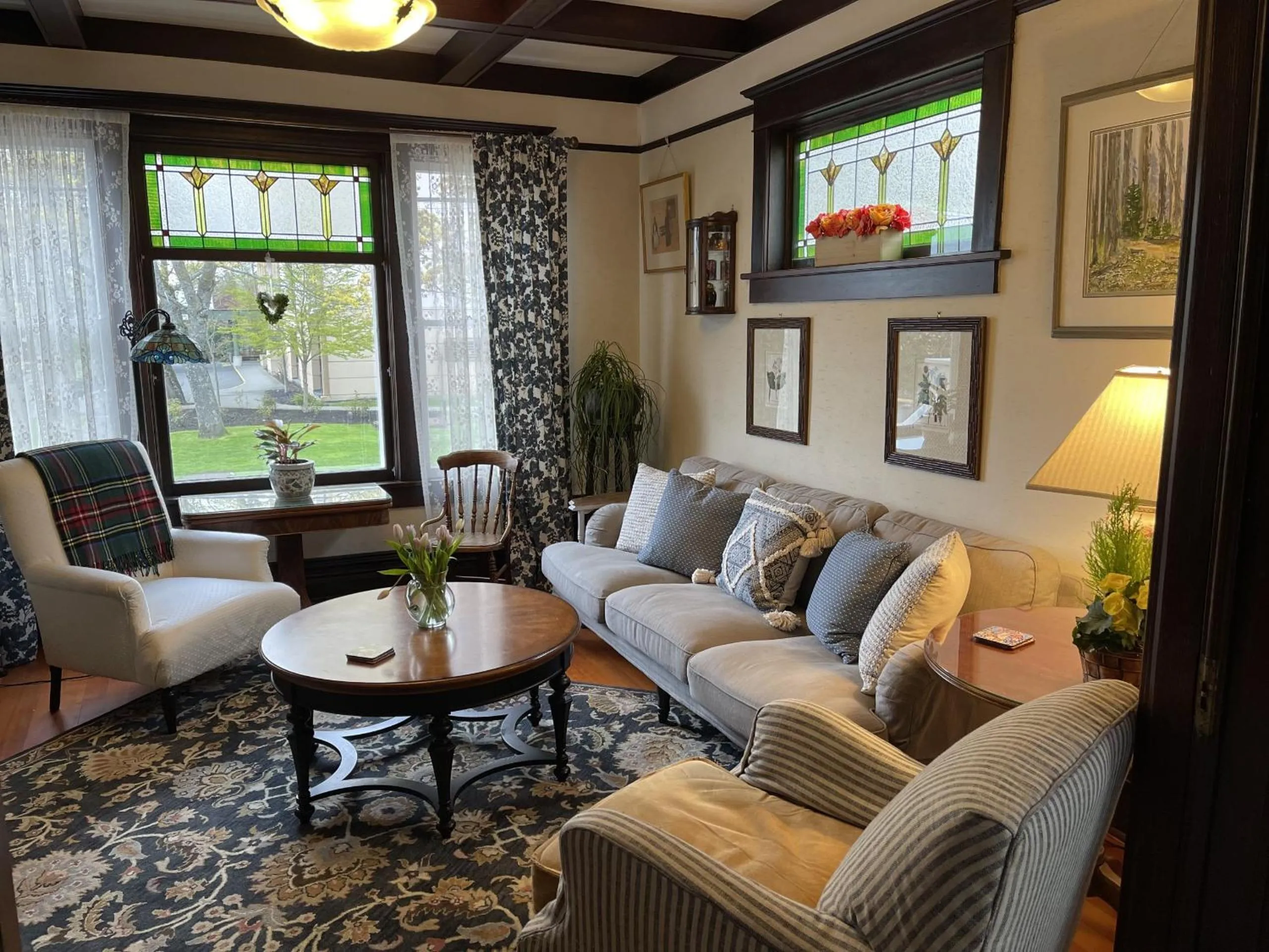 Living room in Fisher House Victoria Bed and Breakfast