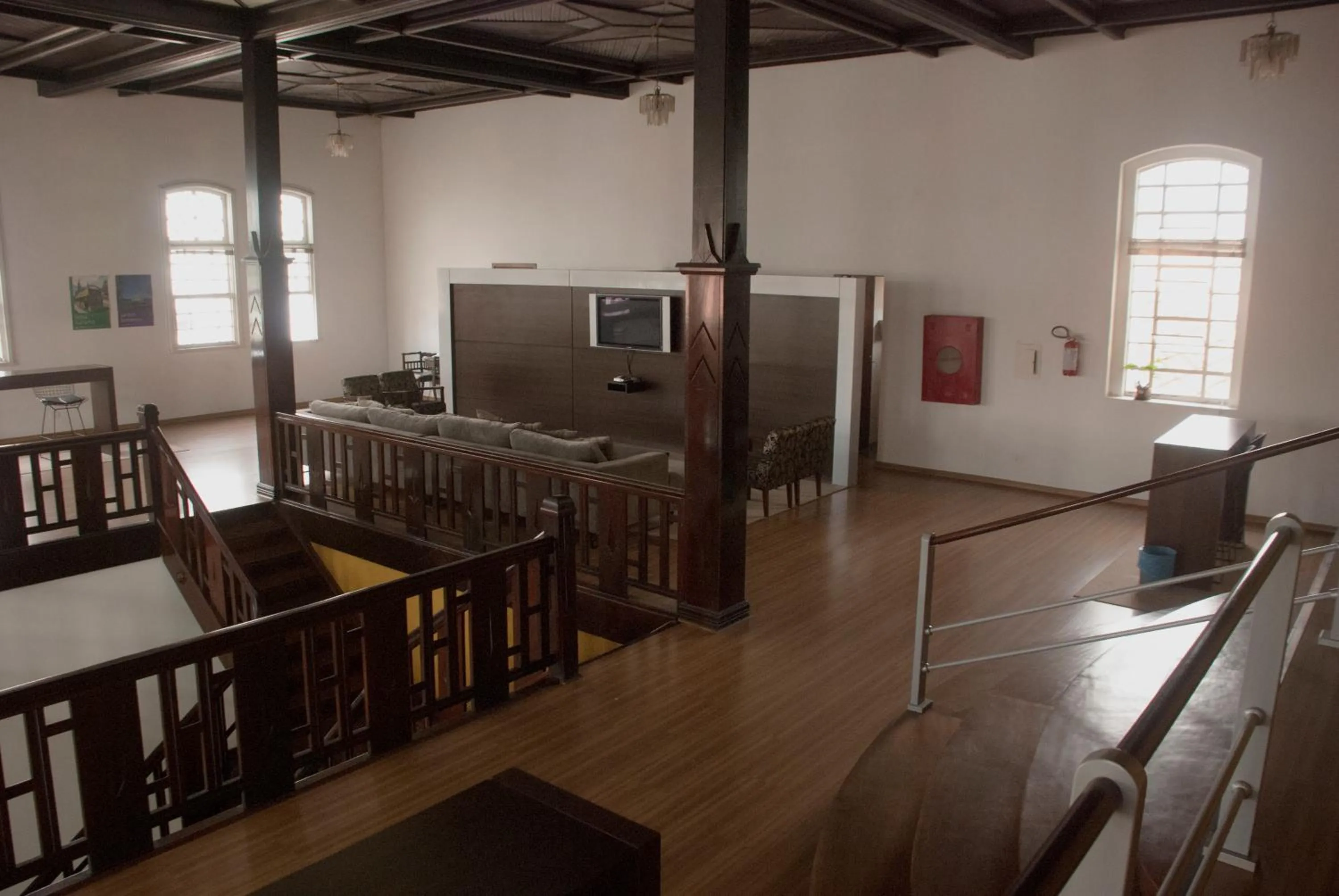 Communal lounge/ TV room in Hara Palace Hotel