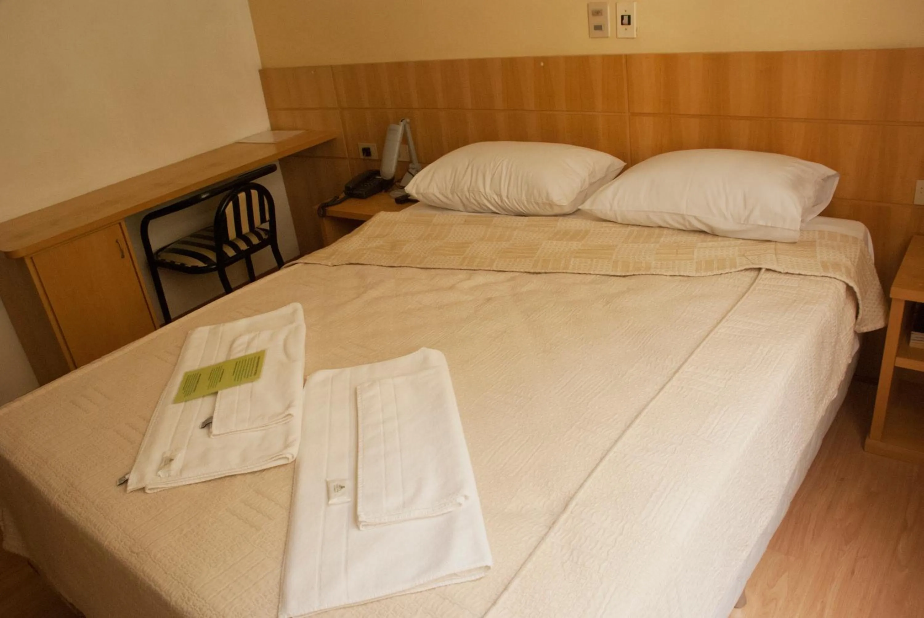 Bed in Hara Palace Hotel