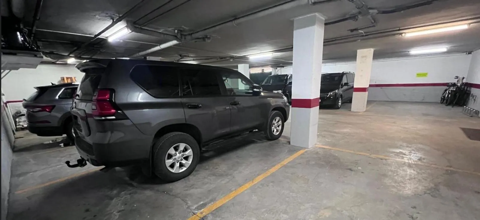 Parking in Hotel Alfonso IX