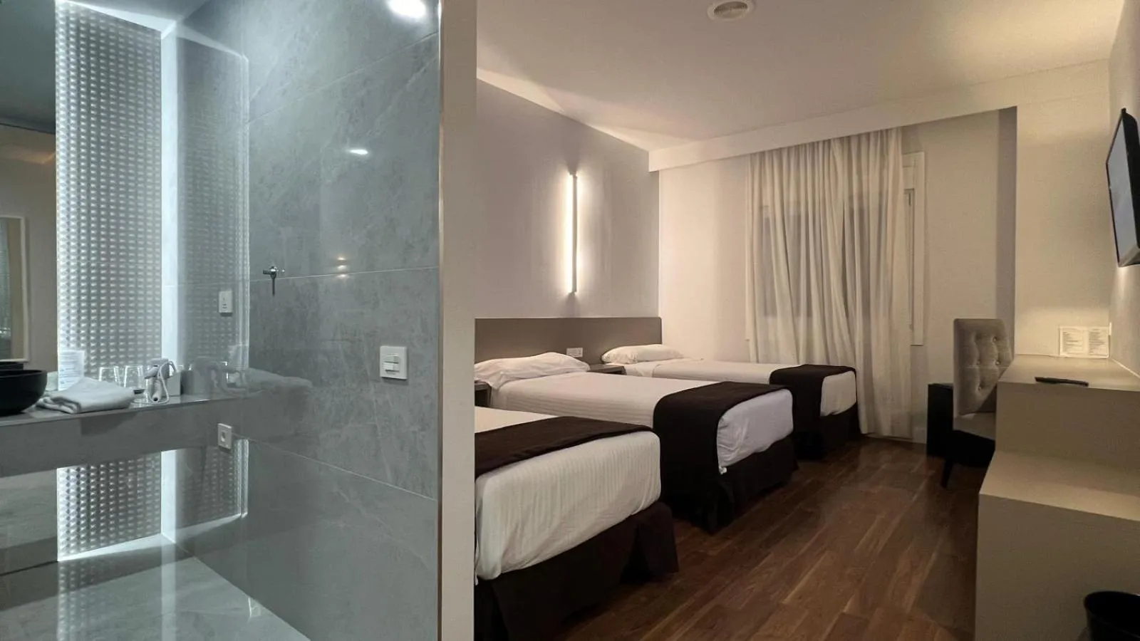 Photo of the whole room, Bed in Hotel Alfonso IX