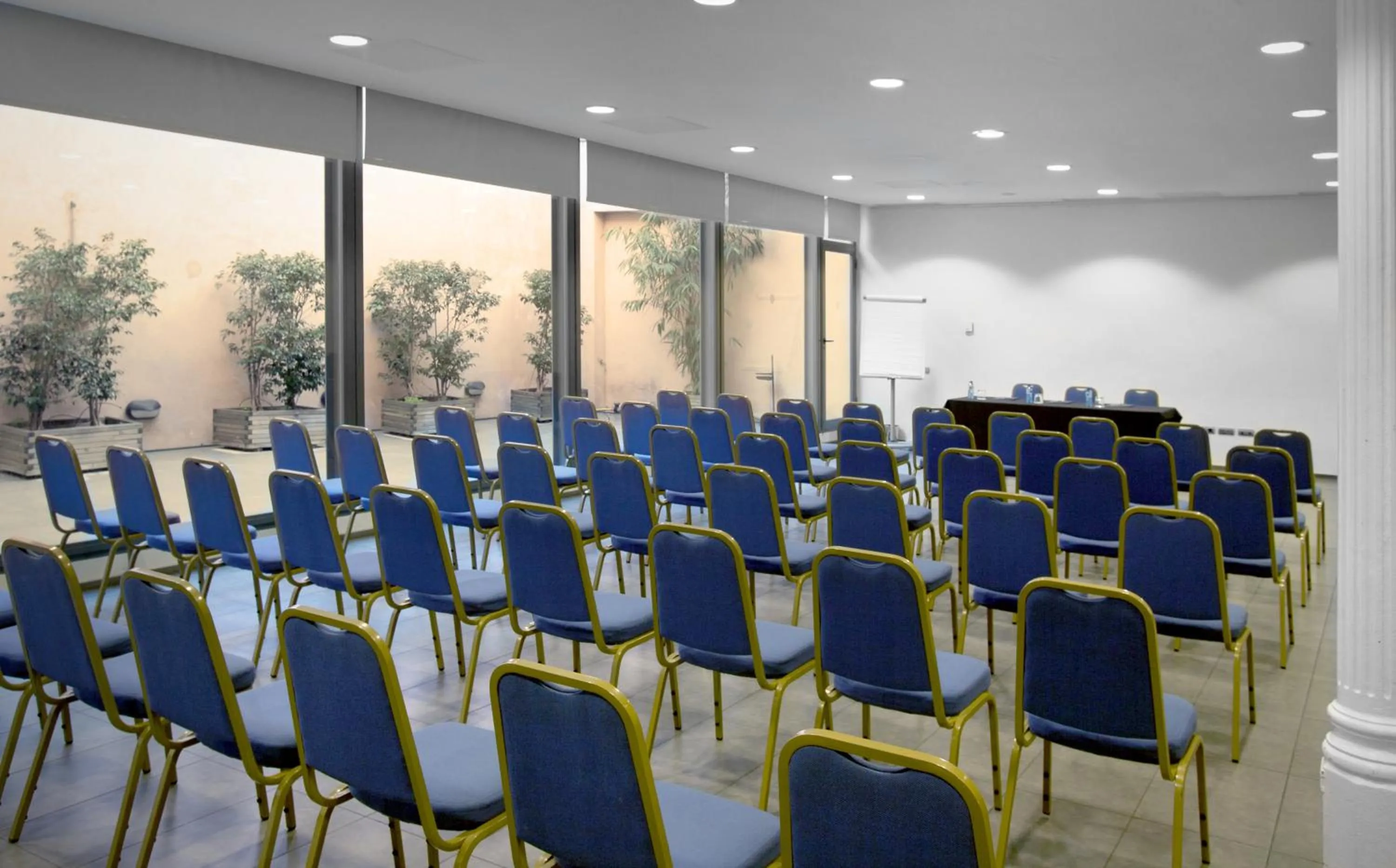 Business facilities in Onix Rambla