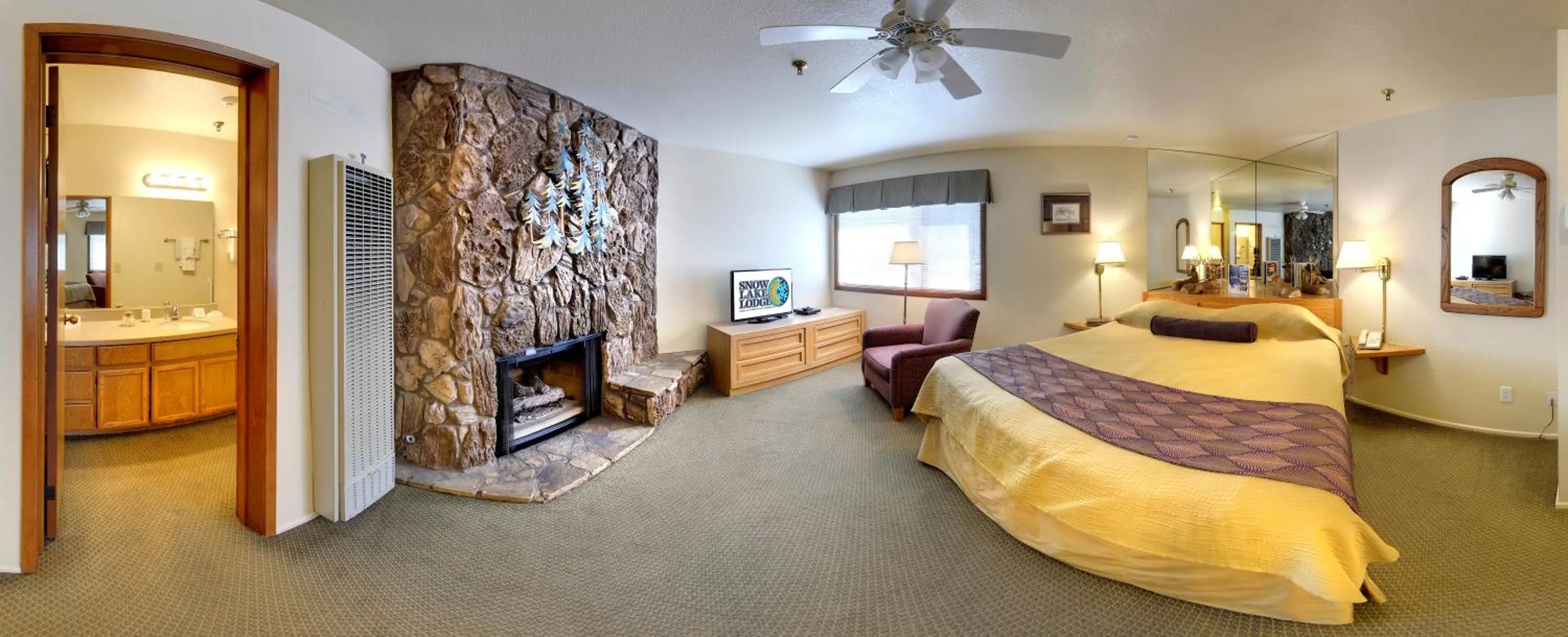 Photo of the whole room, Bed in GetAways at Snow Lake Lodge
