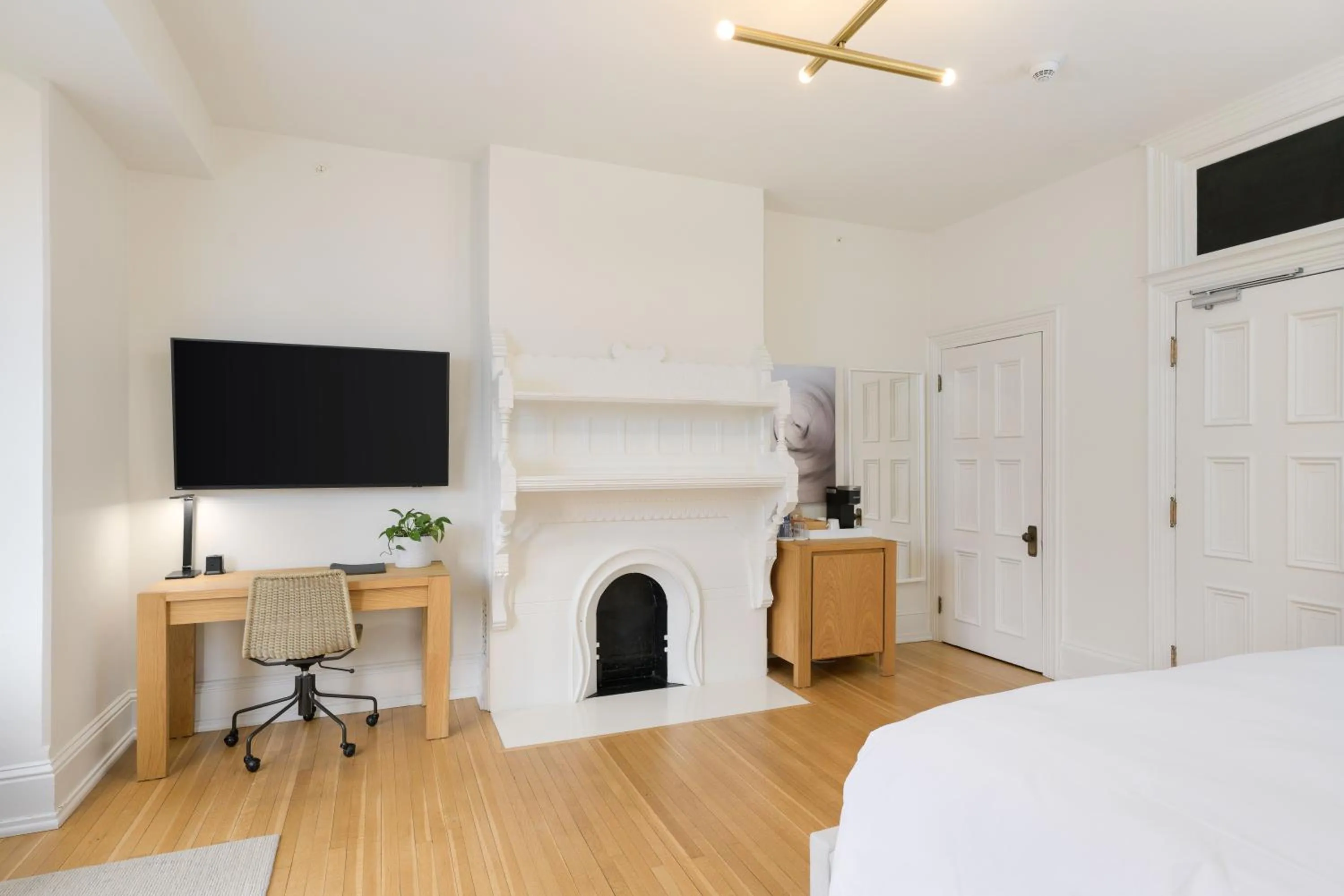 TV and multimedia, Bed in Wilbur Mansion