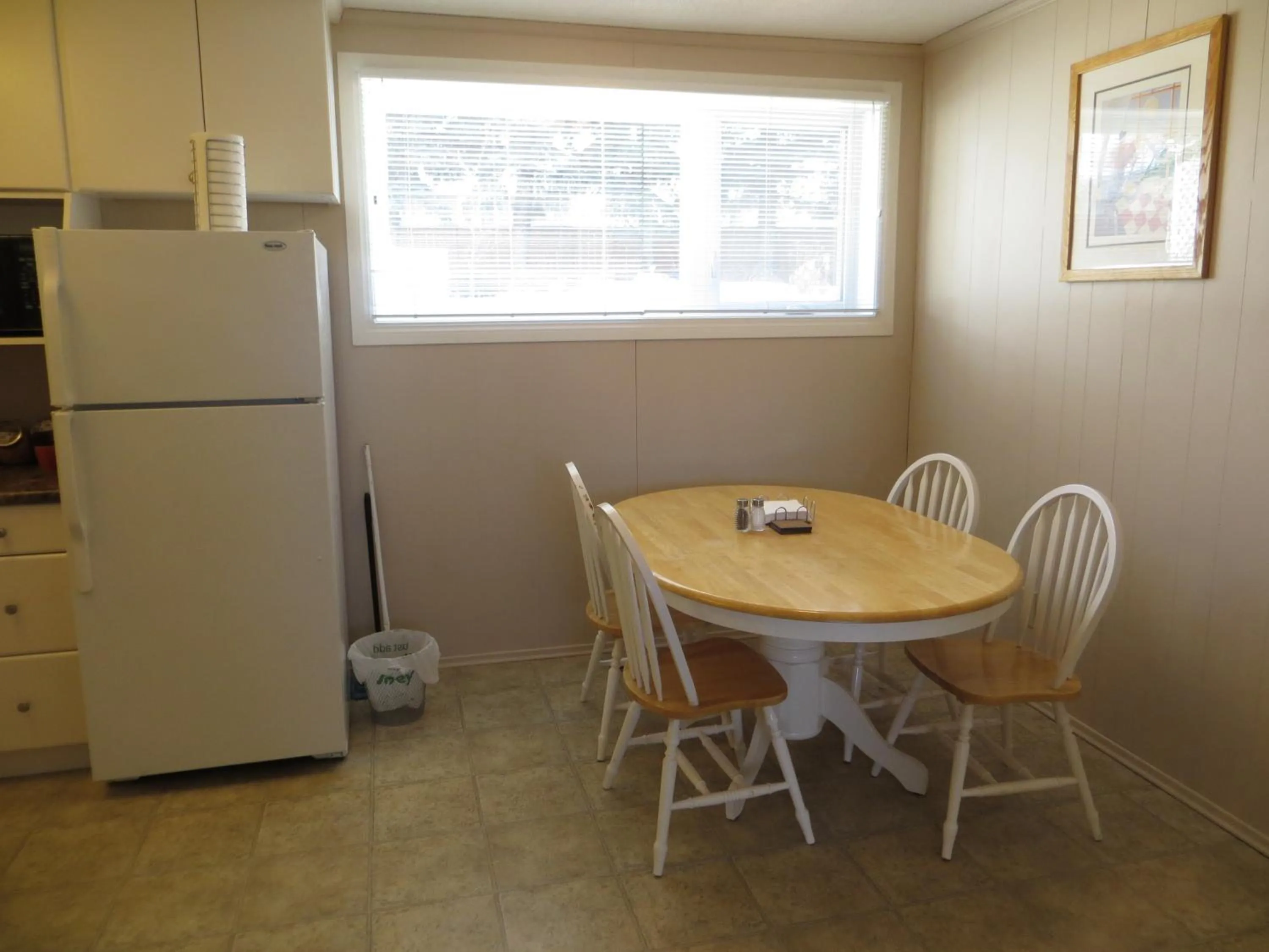 Dining area in College Park Bed & Breakfast